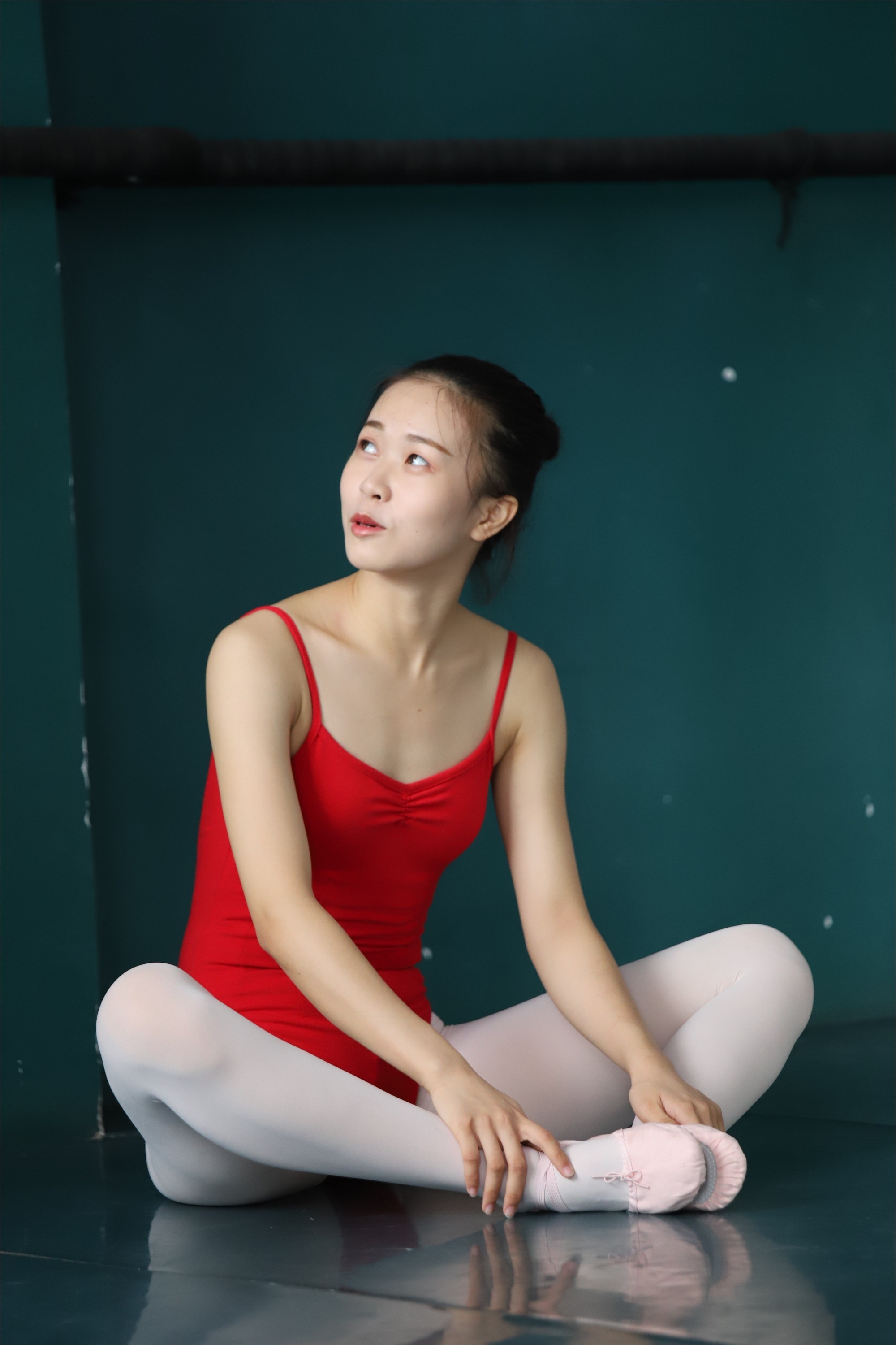 大西瓜美女图片 W005 红色舞蹈服 669P4