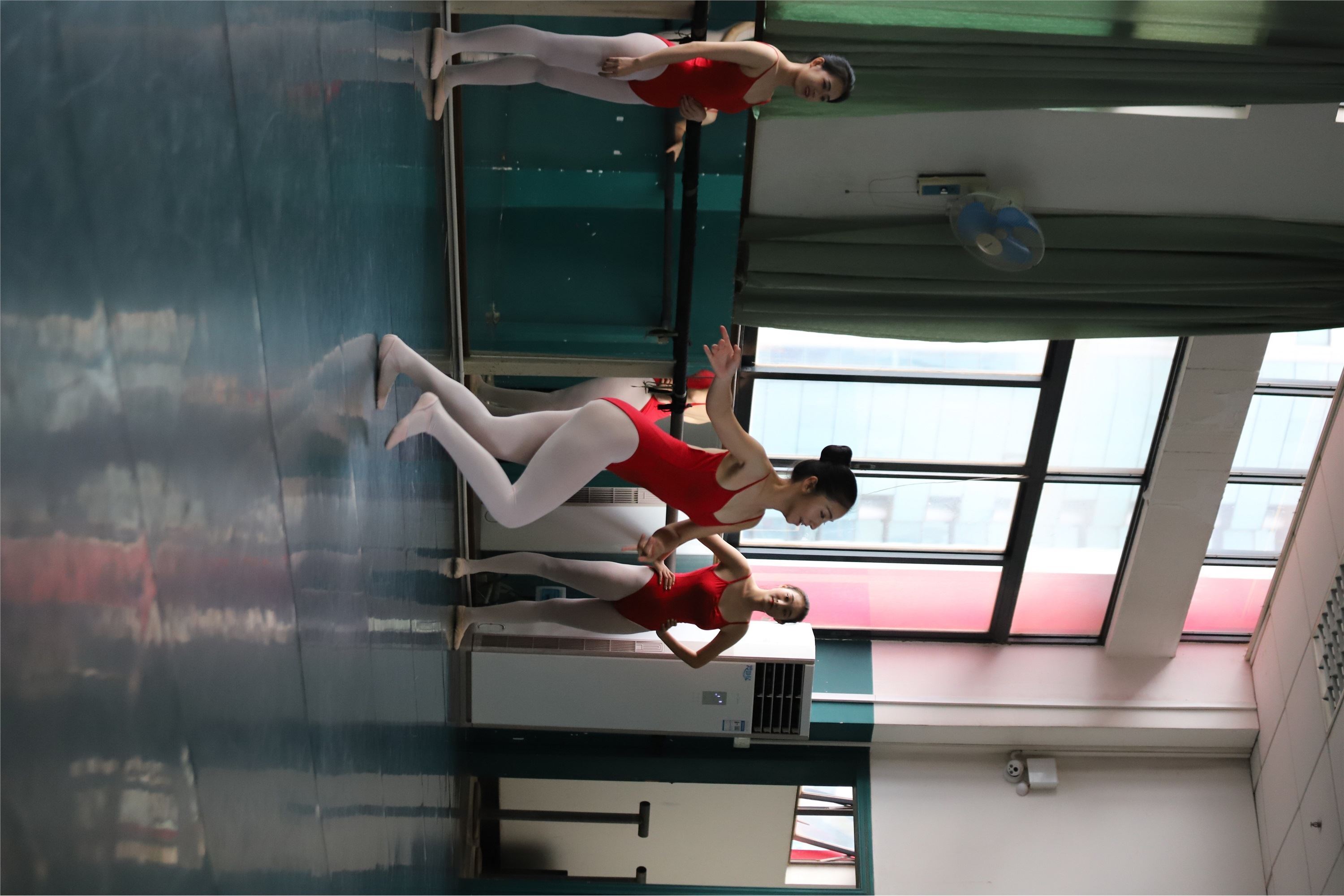 大西瓜美女图片 W005 红色舞蹈服 669P4