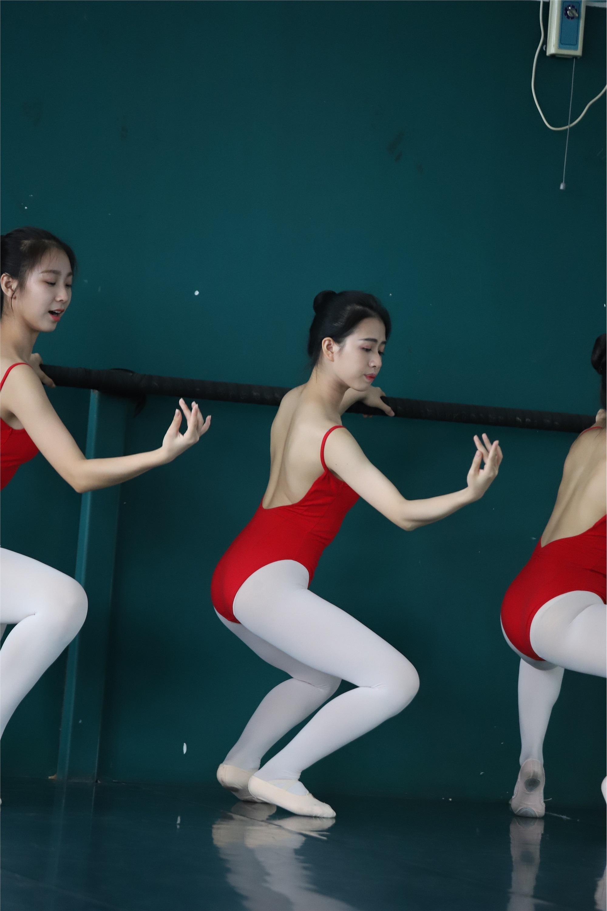 大西瓜美女图片 W005 红色舞蹈服 669P4