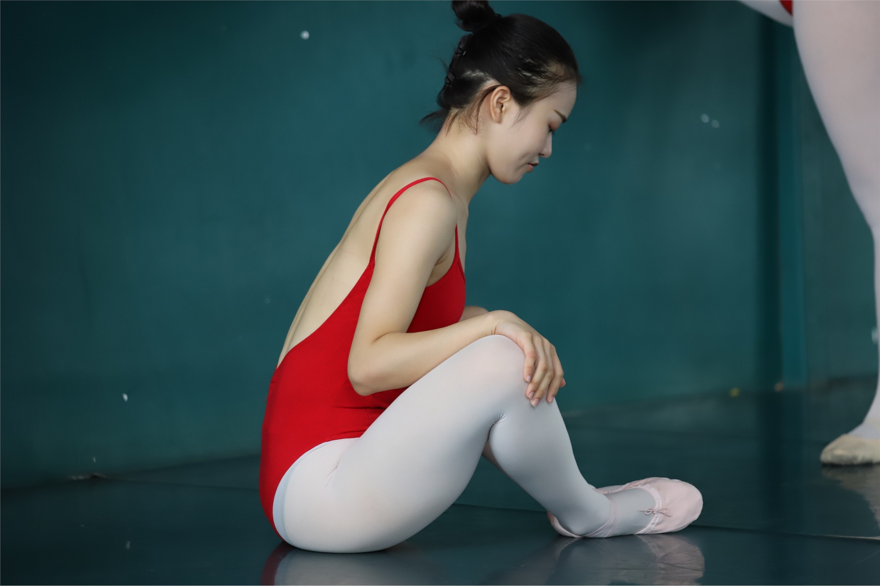 大西瓜美女图片 W005 红色舞蹈服 669P5