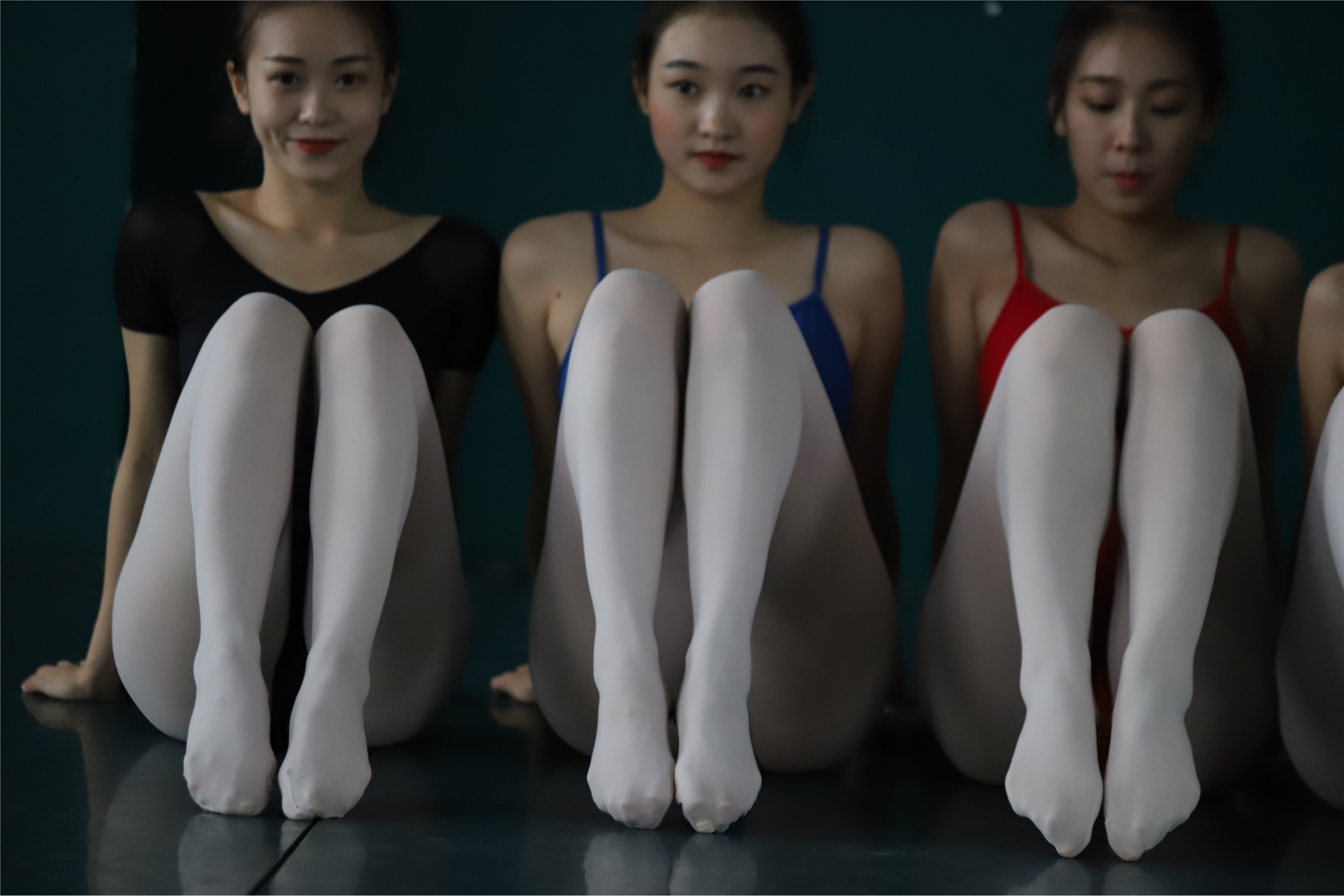 大西瓜美女图片 W004 多色舞蹈服 650p1