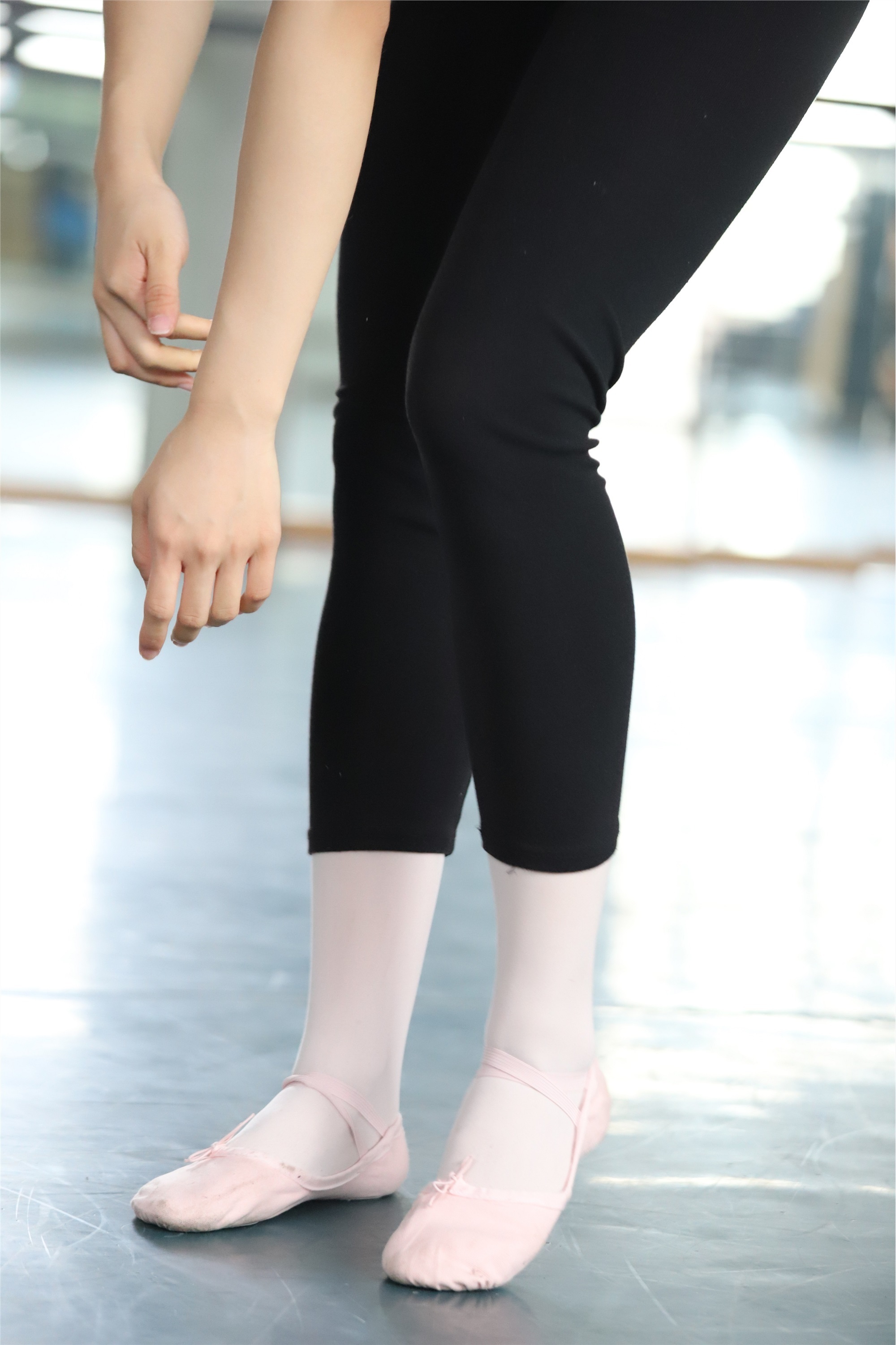 大西瓜美女图片 W004 多色舞蹈服 650p1