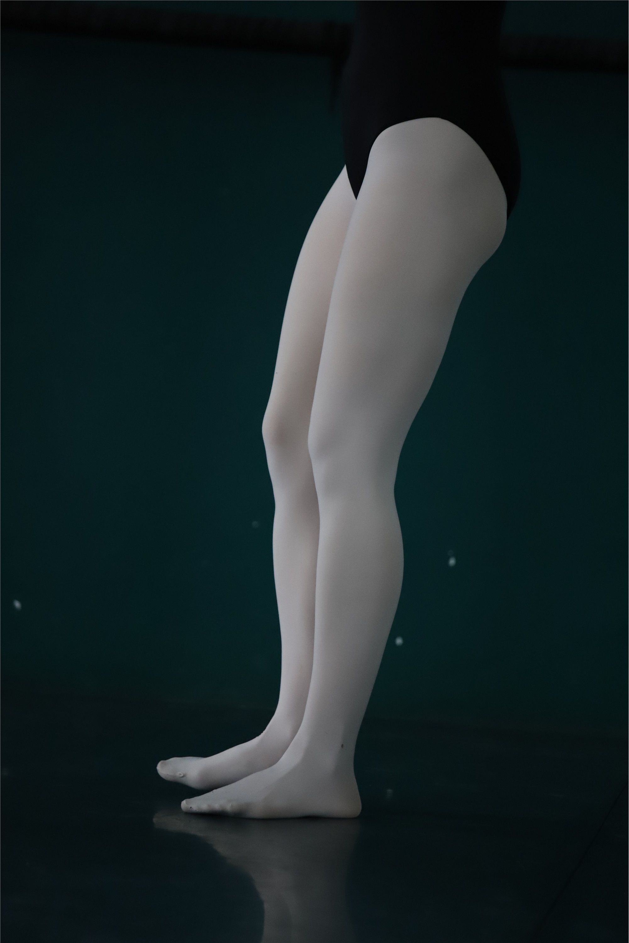 大西瓜美女图片 W004 多色舞蹈服 650p2