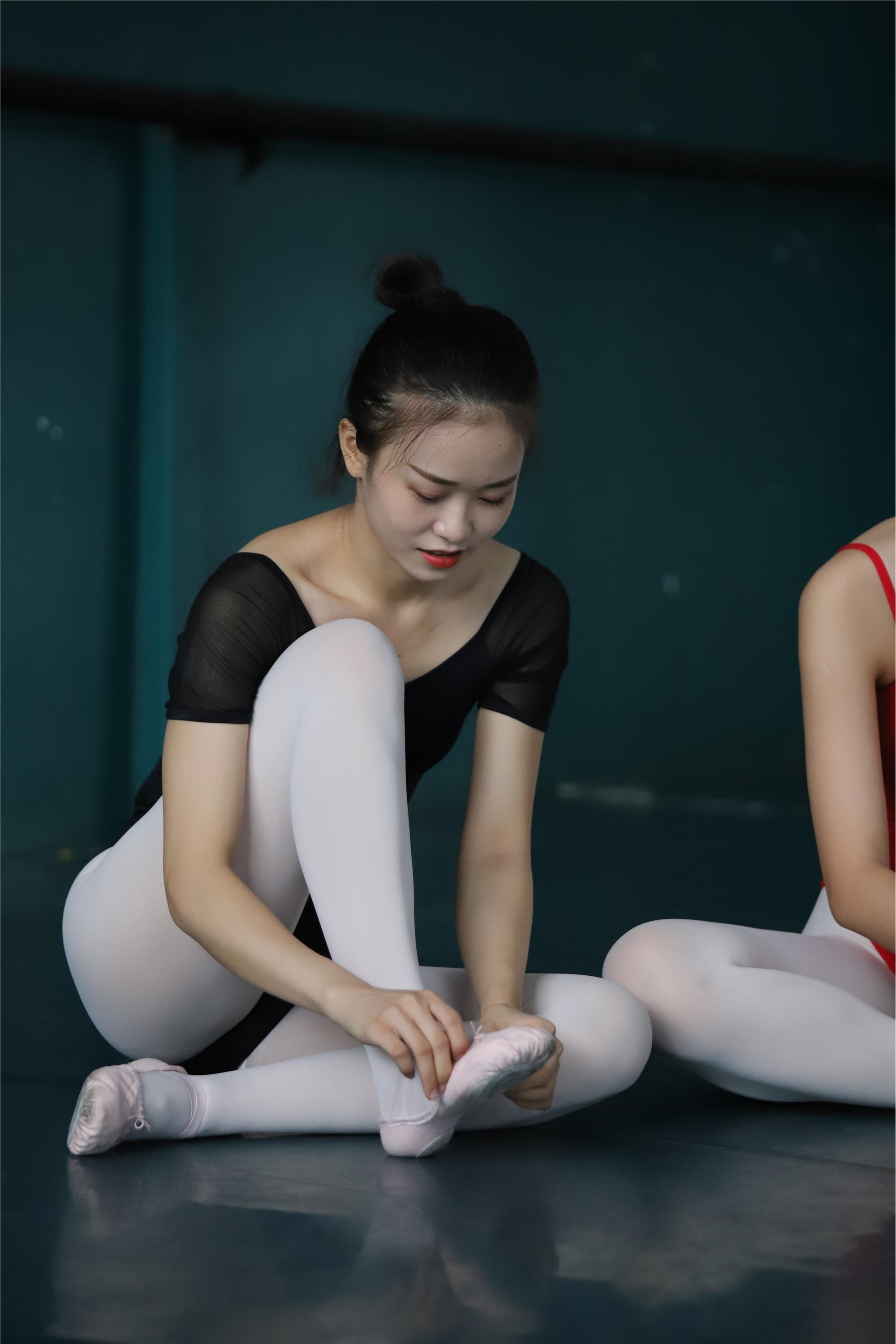 大西瓜美女图片 W004 多色舞蹈服 650p3