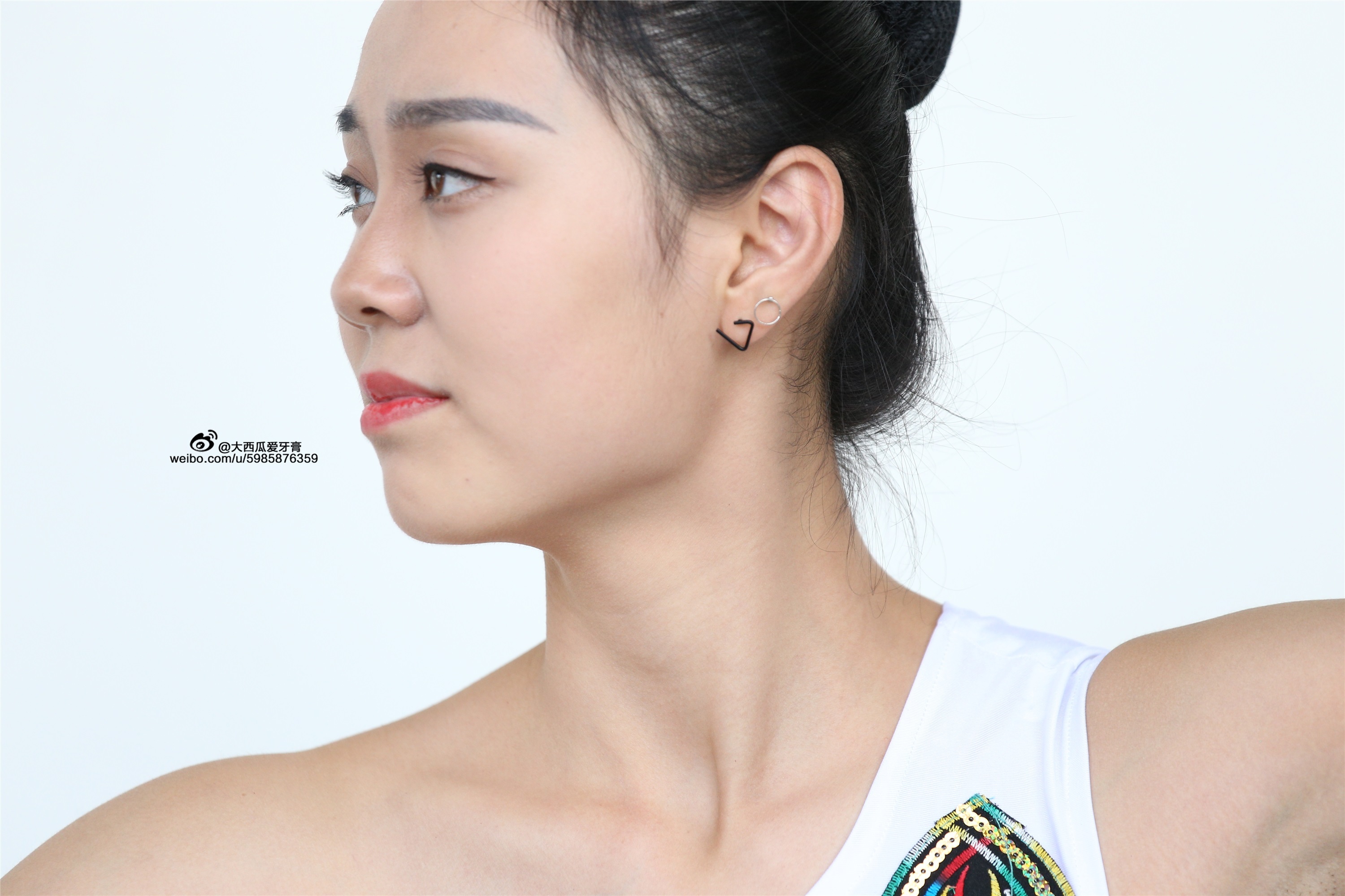 大西瓜美女图片 W006 舞蹈家1-文君 绿裙1