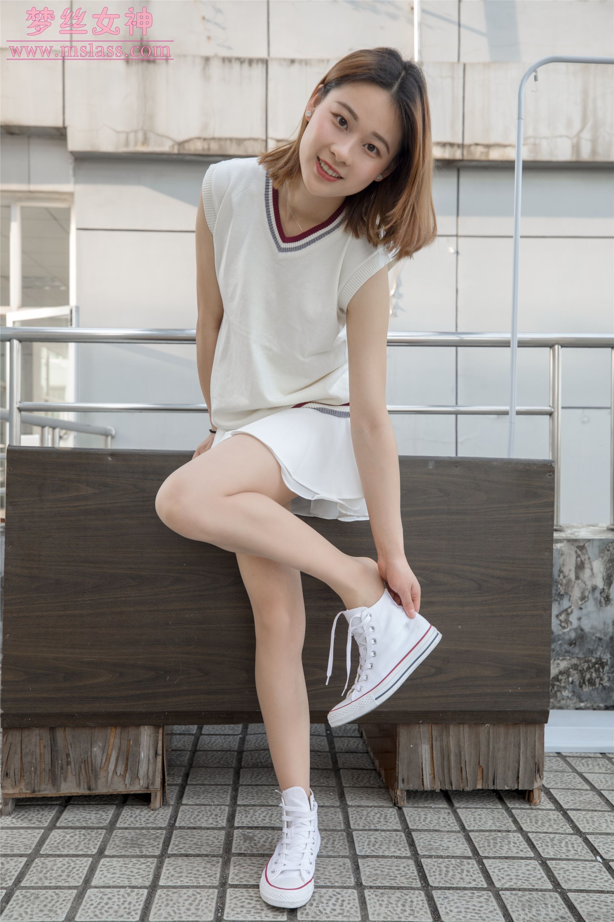 MSLASS梦丝女神  2019.05.31 雯雯 学楼丝袜美腿