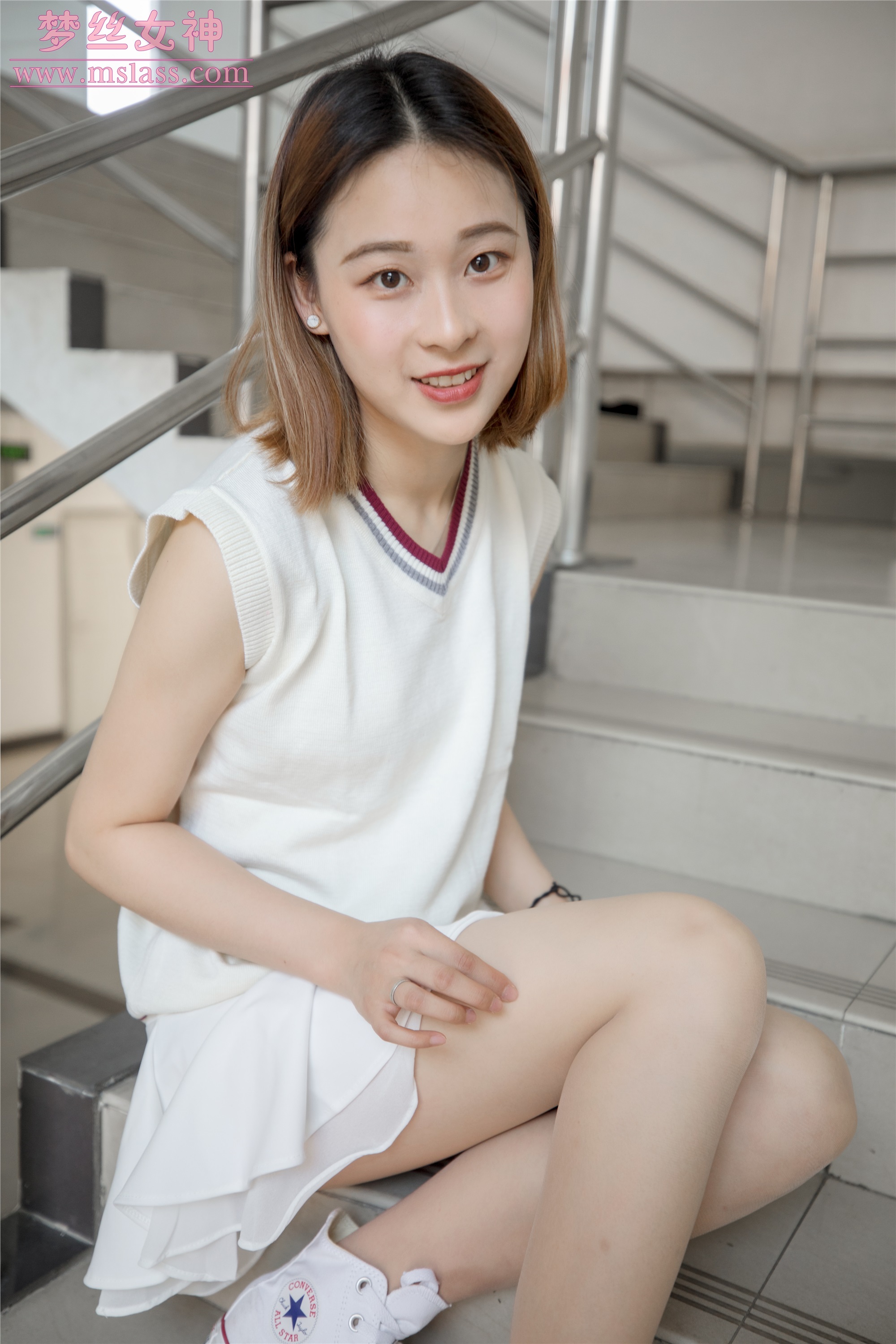 MSLASS梦丝女神  2019.05.31 雯雯 学楼丝袜美腿