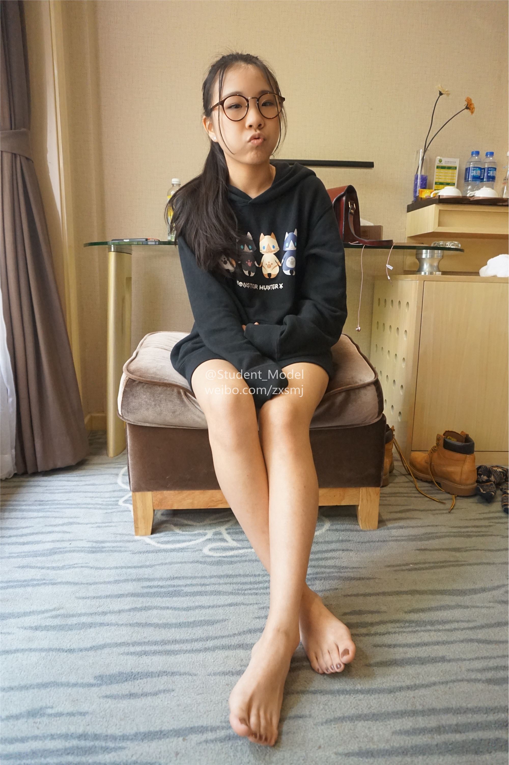 学生模特 套图 超嫩的小Q