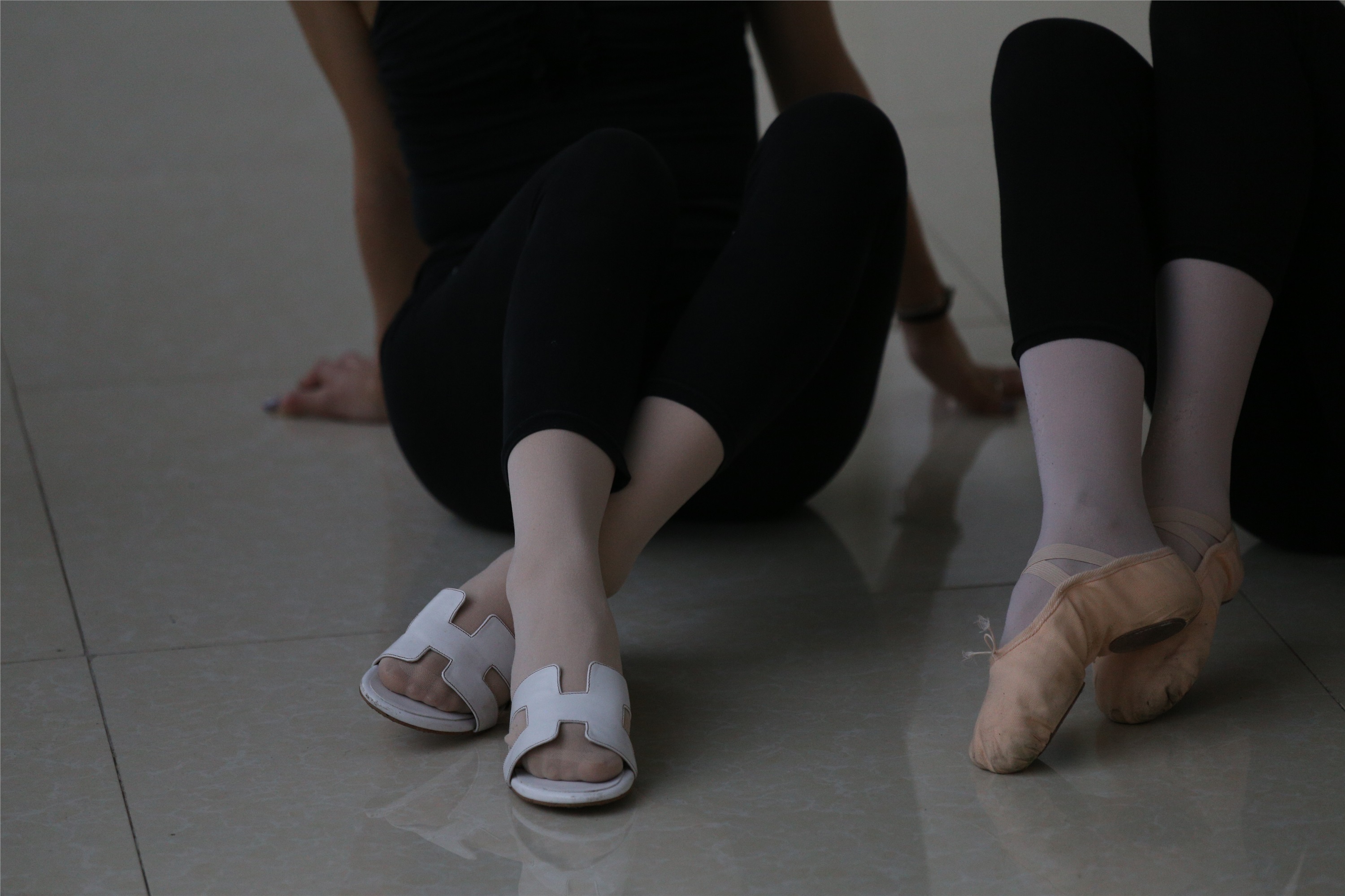 大西瓜美女图片 W013 舞蹈家4-双黑衣515p1