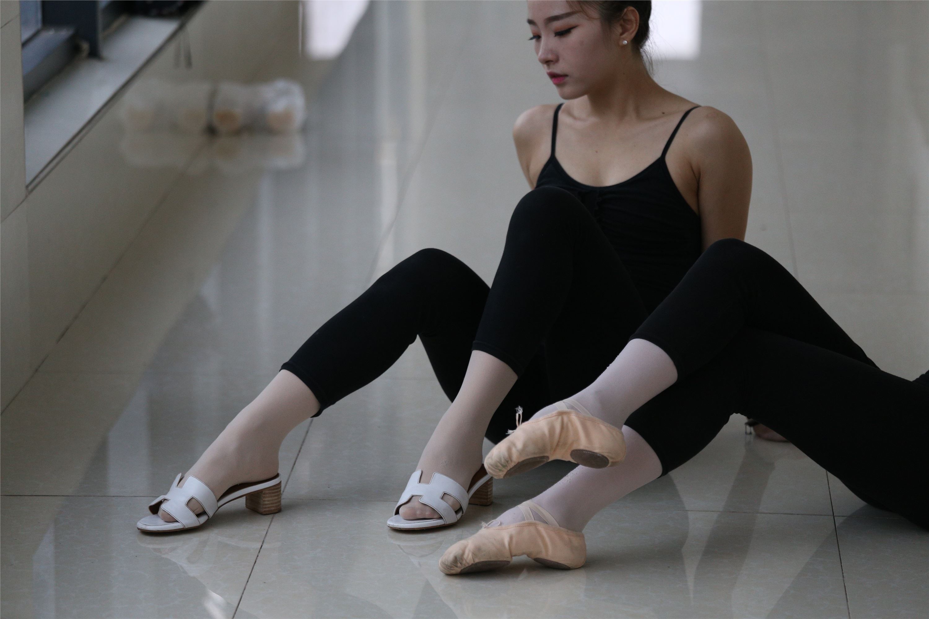 大西瓜美女图片 W013 舞蹈家4-双黑衣515p1