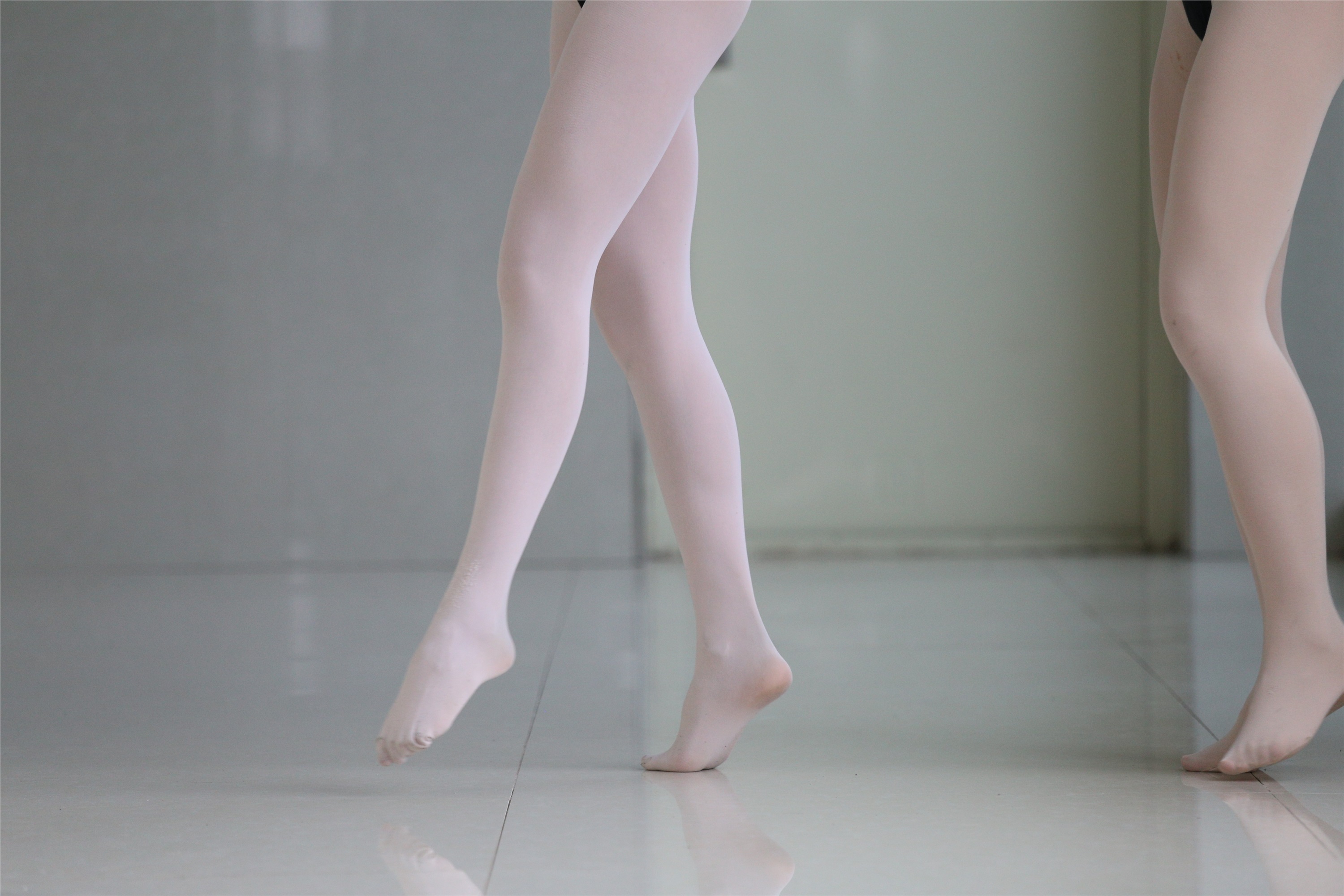 大西瓜美女图片 W013 舞蹈家4-双黑衣515p1