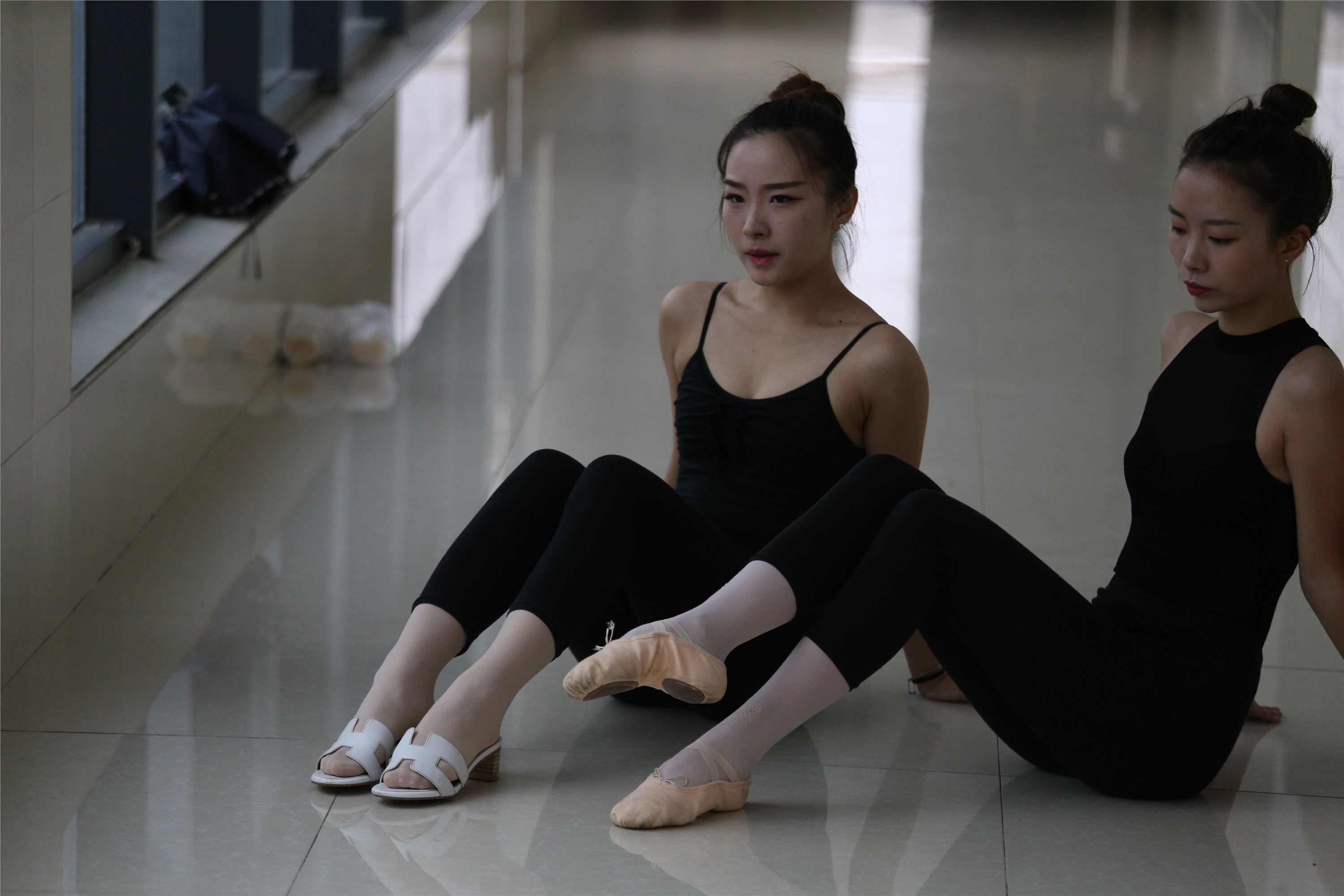 大西瓜美女图片 W013 舞蹈家4-双黑衣515p1