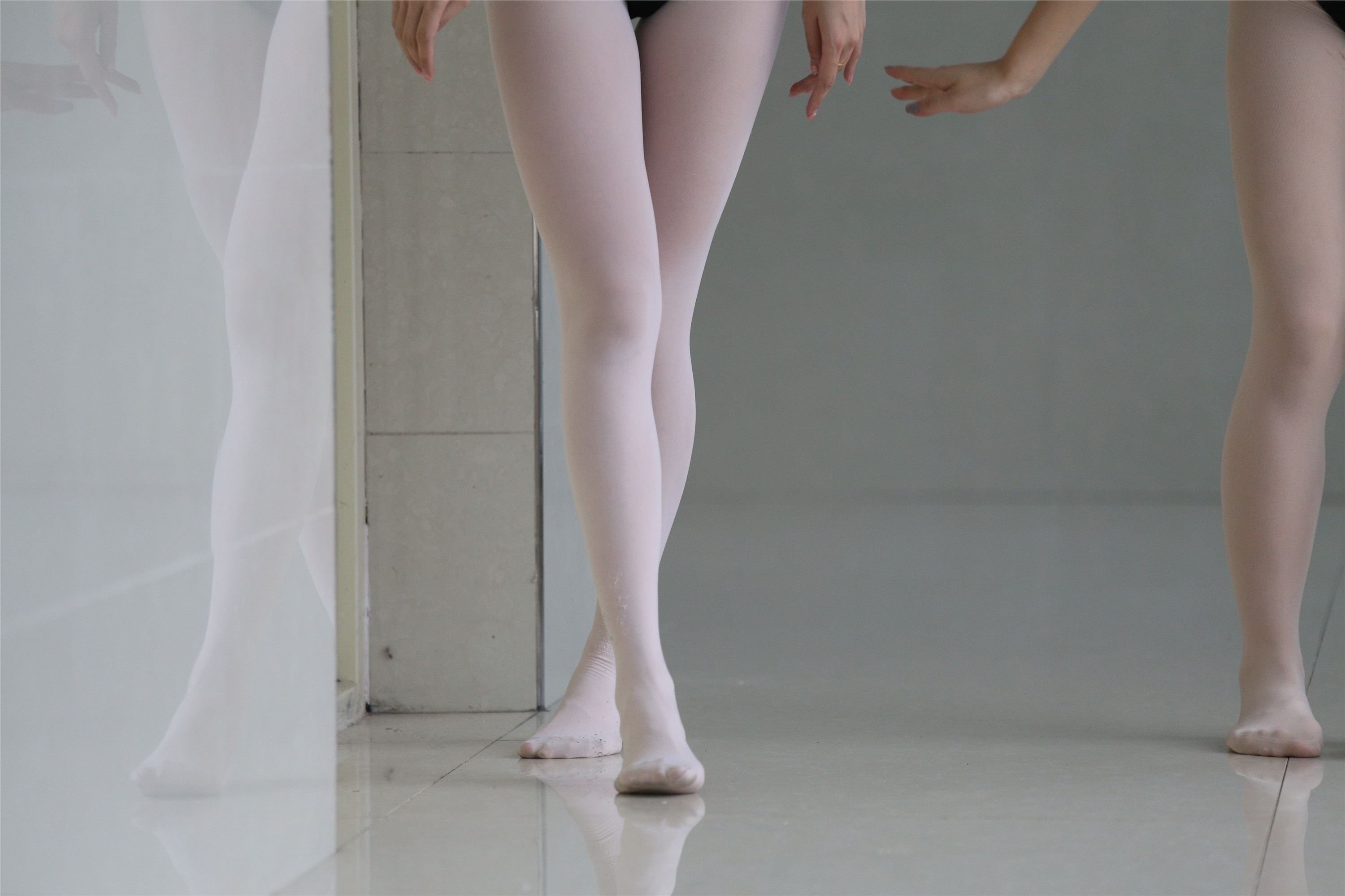 大西瓜美女图片 W013 舞蹈家4-双黑衣515p1