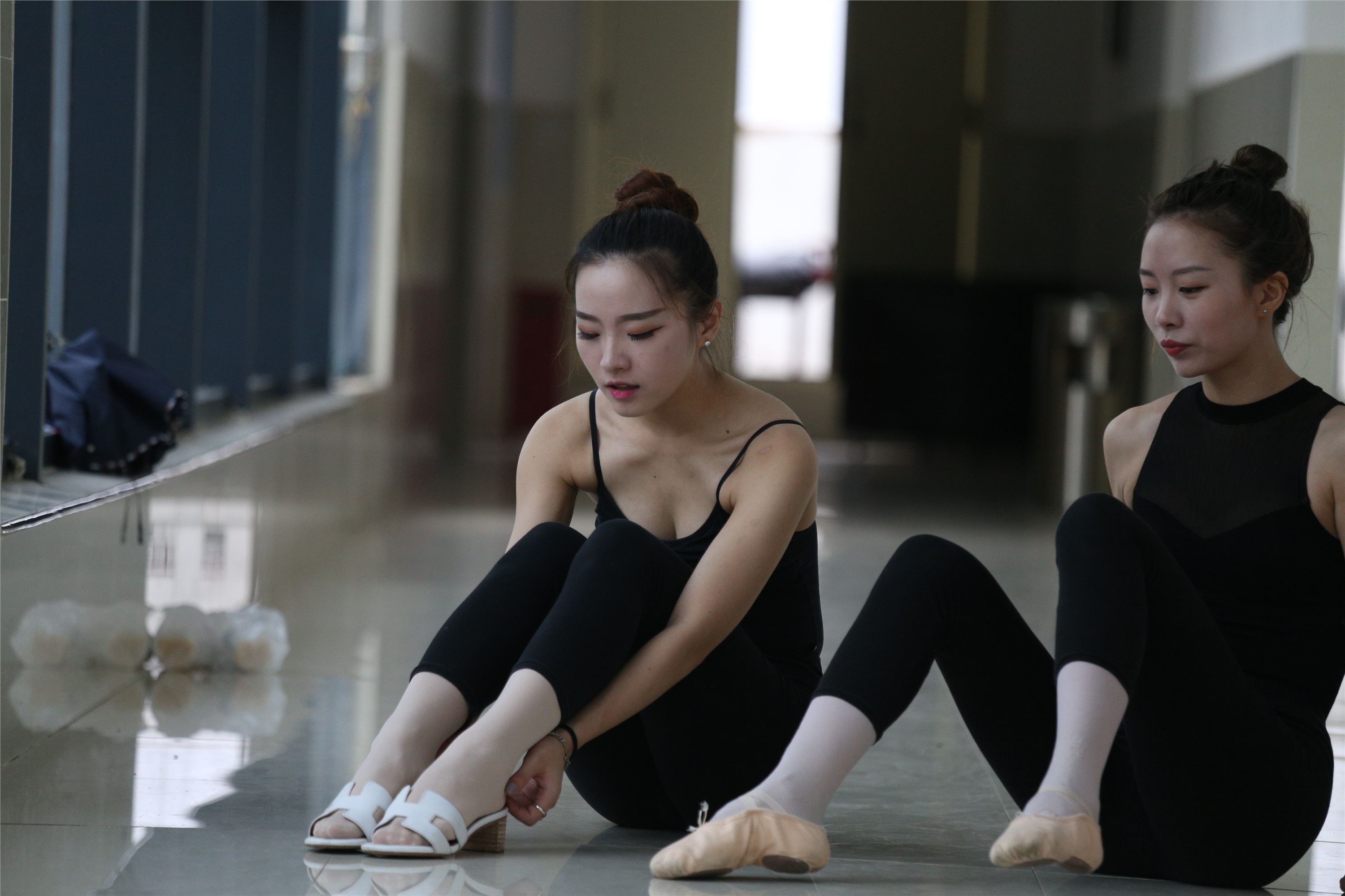 大西瓜美女图片 W013 舞蹈家4-双黑衣515p1