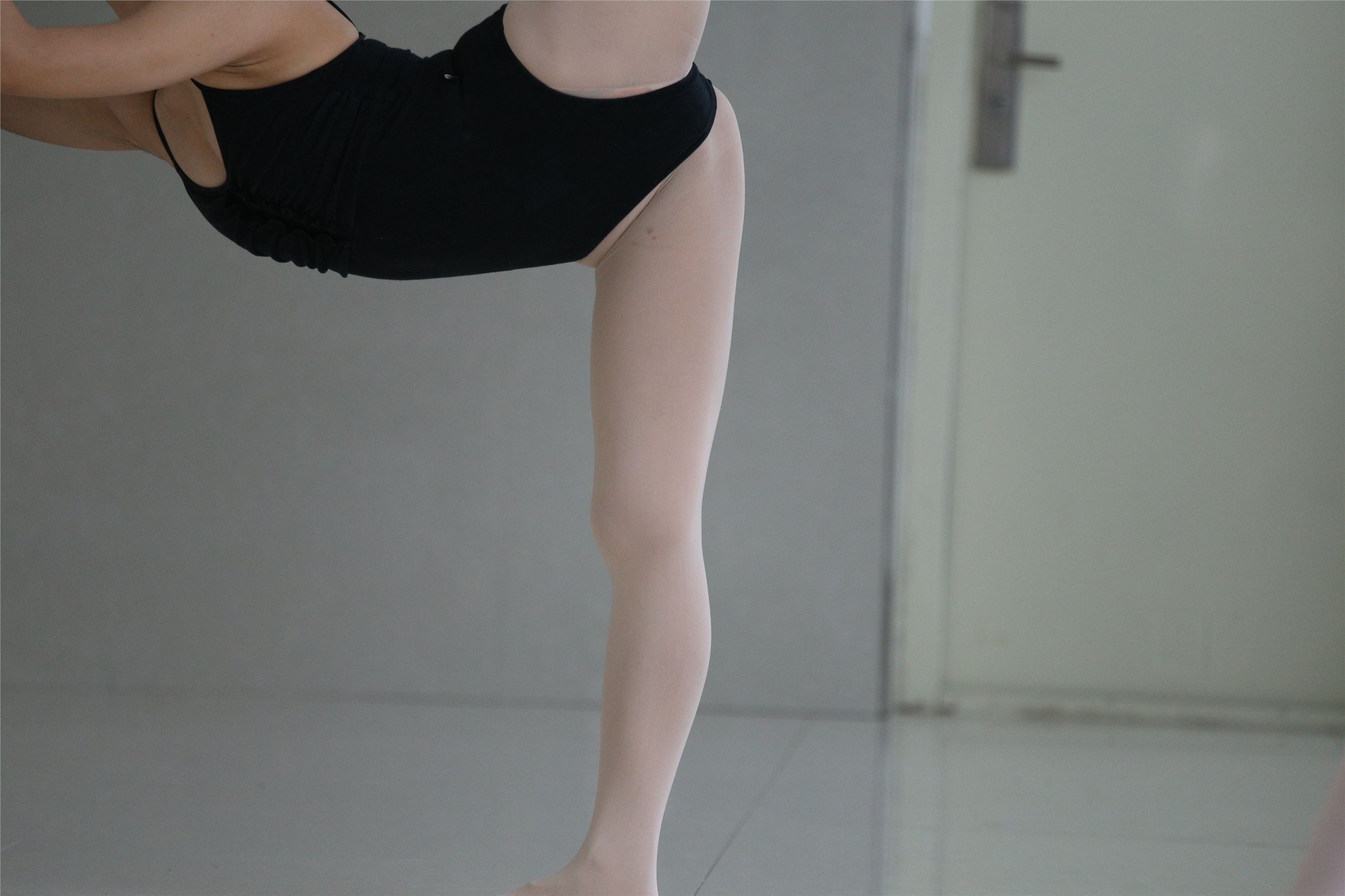 大西瓜美女图片 W013 舞蹈家4-双黑衣515p2