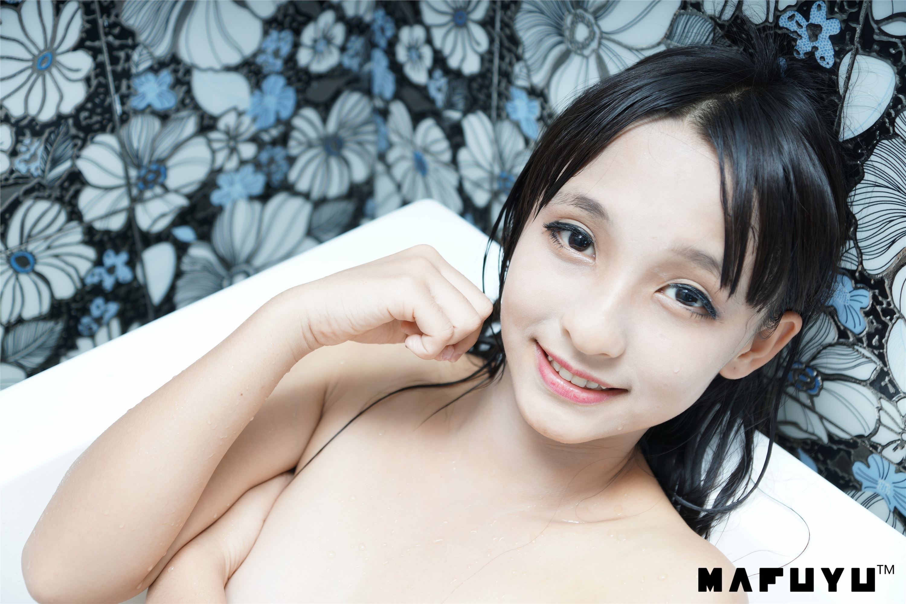 神楽坂真冬套图 - OL写真系列套图