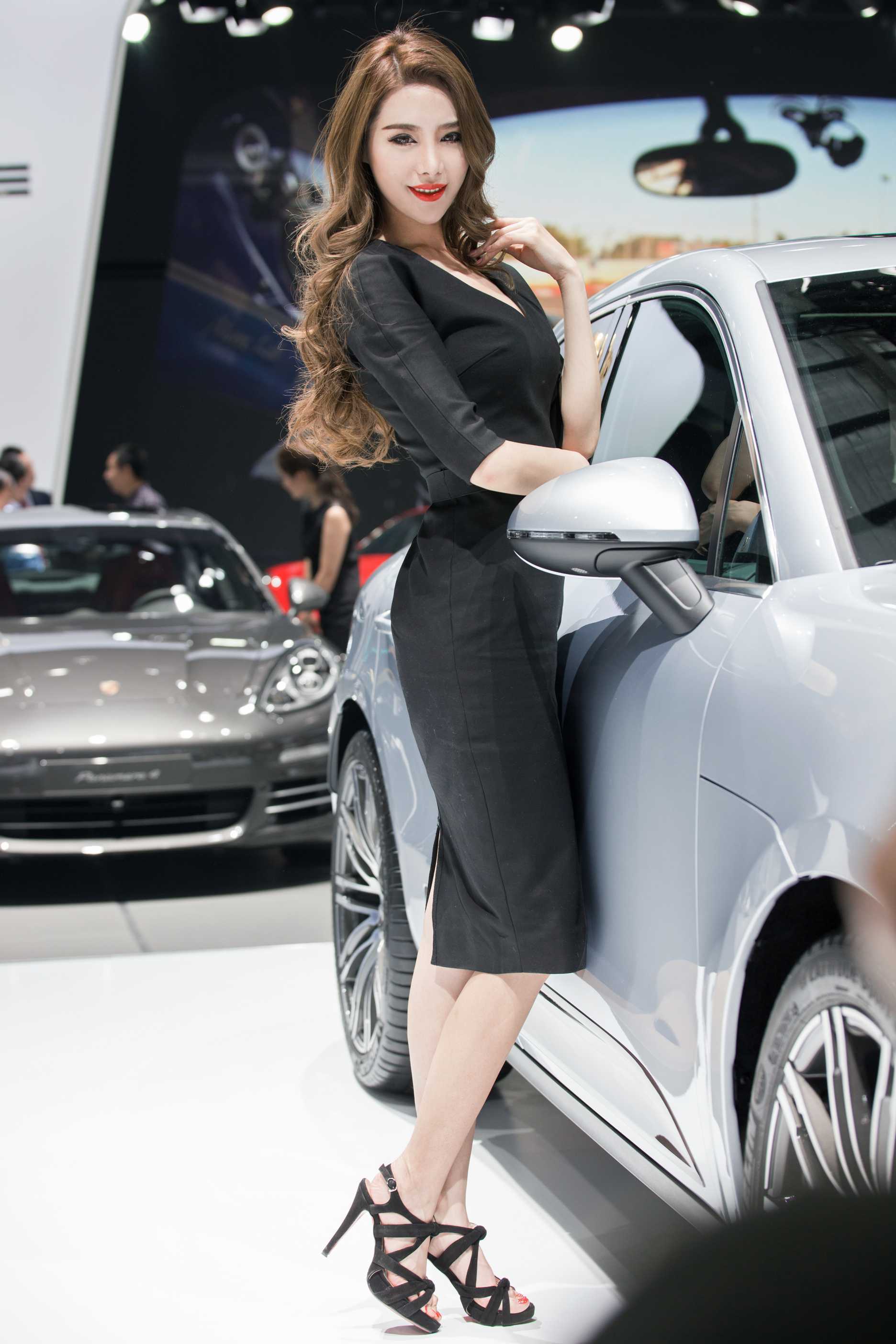 2014北京车展性感高挑车模精选套图