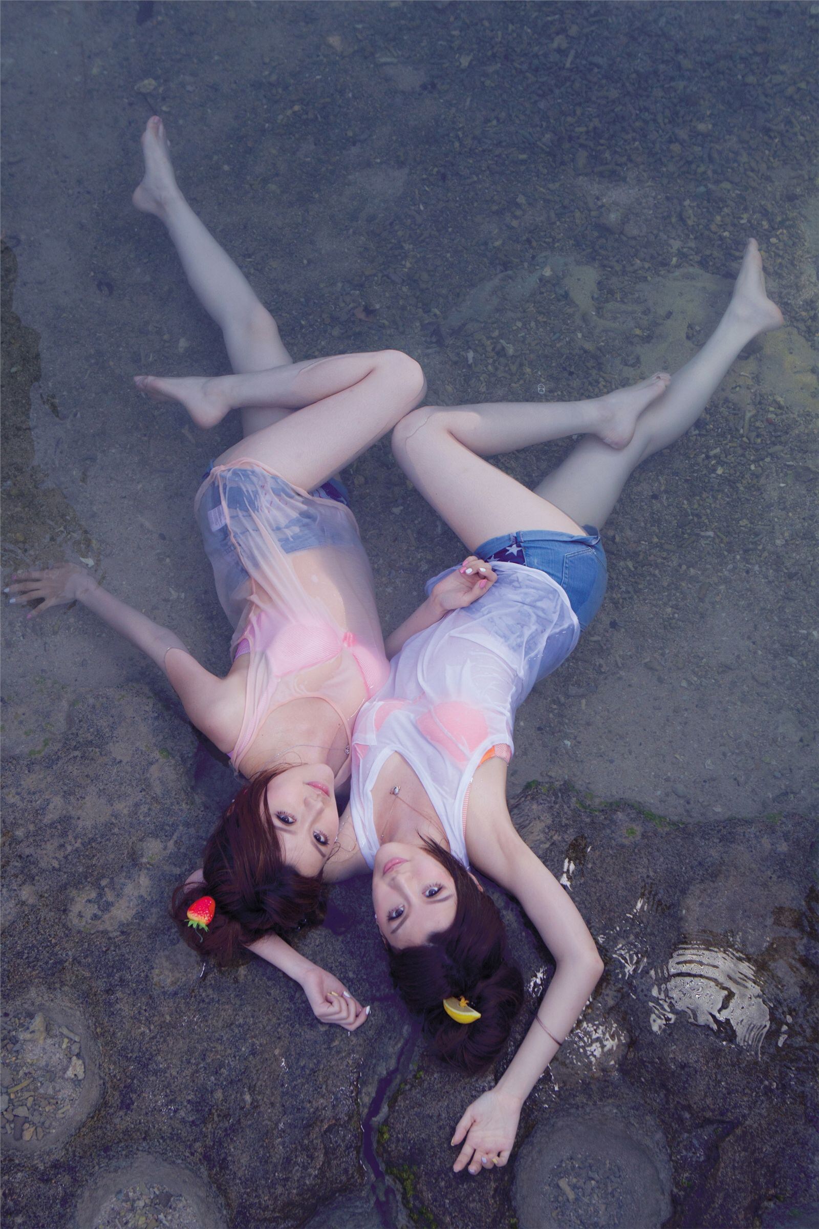 性感可爱的“白”氏双胞胎女子演唱组合BY2 - Miko (白纬芬) & Yumi(白纬玲) 写真套图