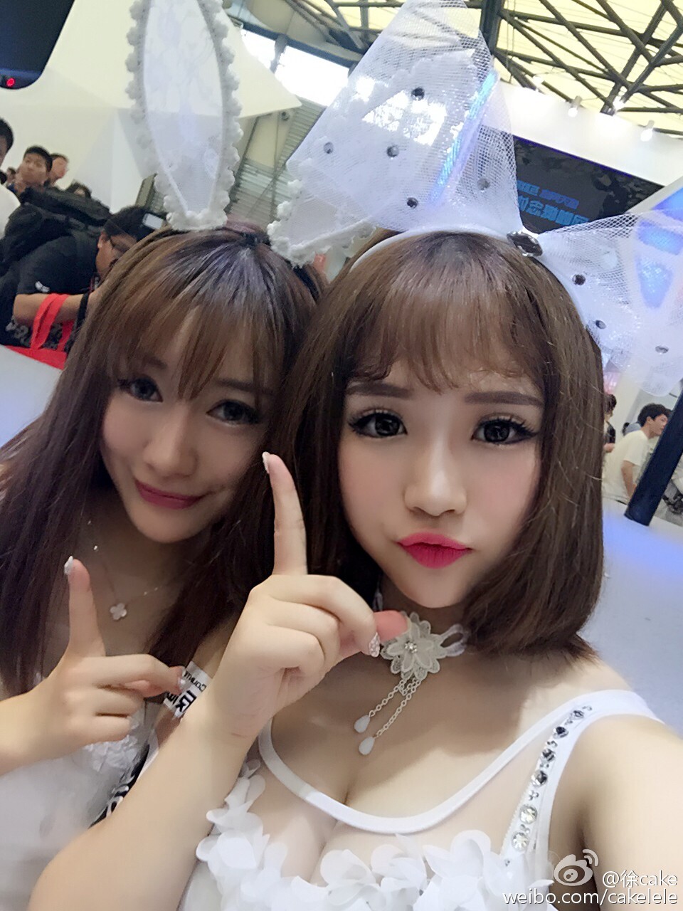 D Cup的ChinaJoy美女模特showgirl 徐嘉乐(艾西Ashley) 微博美图合集第1季 (120P)