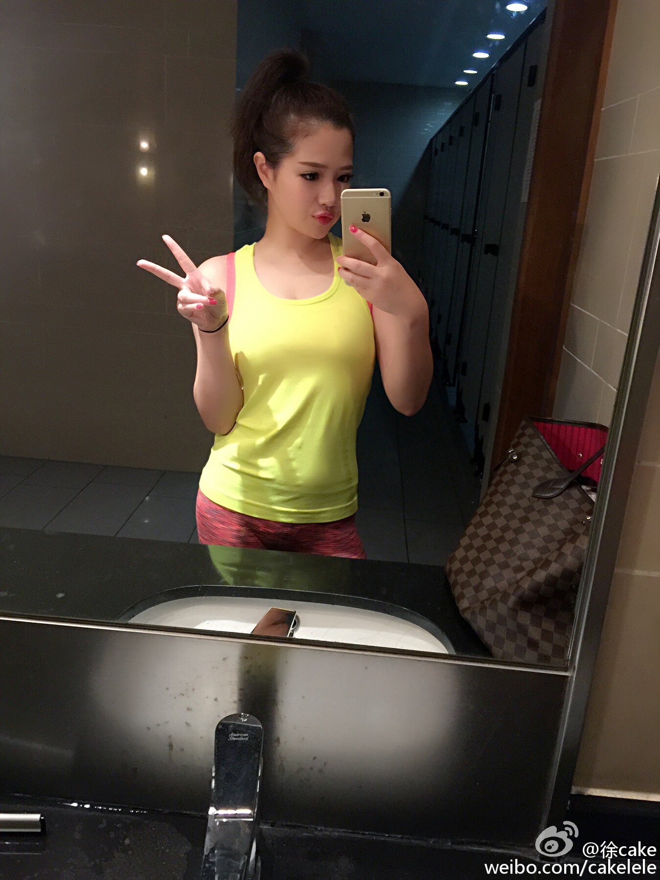 D Cup的ChinaJoy美女模特showgirl 徐嘉乐(艾西Ashley) 微博美图合集第1季 (120P)