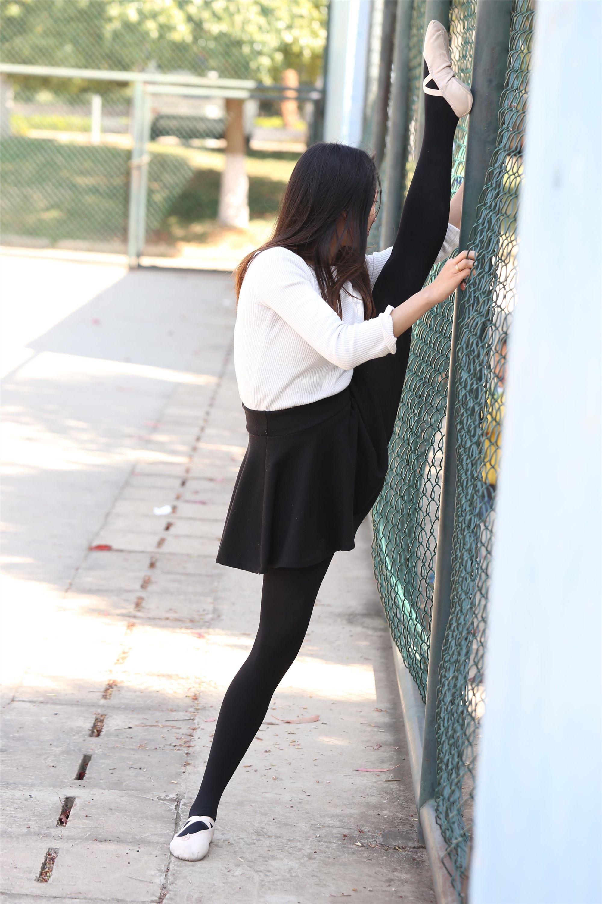 大西瓜美女图片 W014 舞蹈家5-操场双淑12