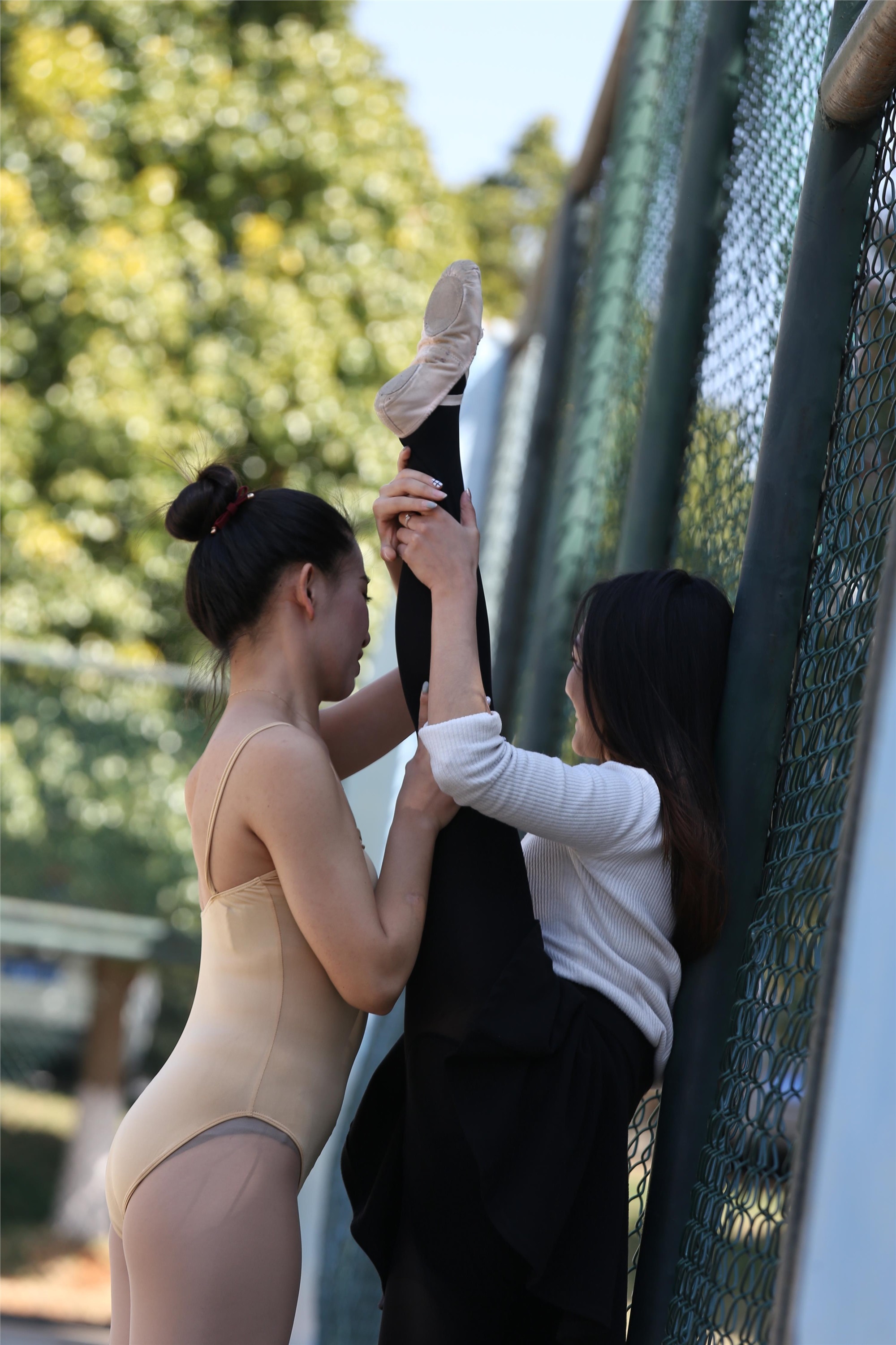 大西瓜美女图片 W014 舞蹈家5-操场双淑13