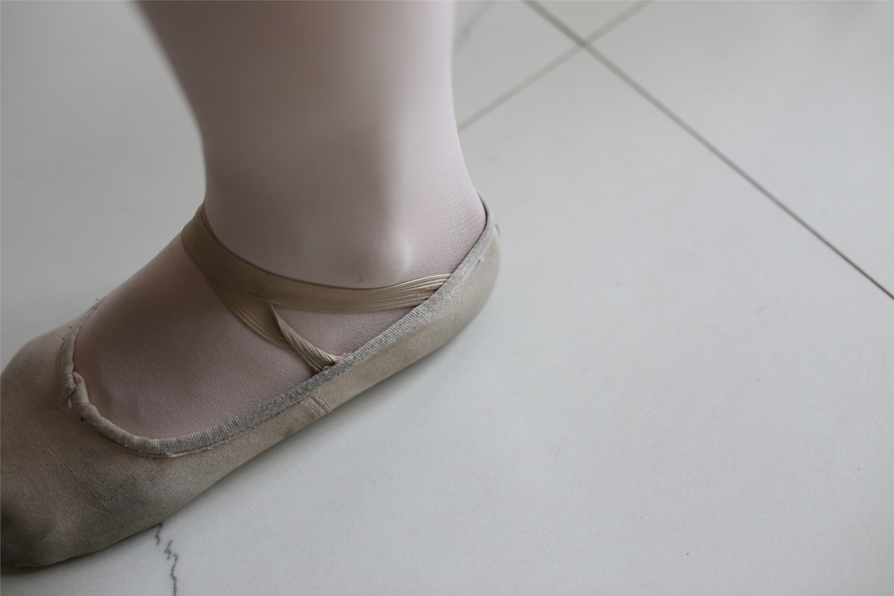 大西瓜美女图片 W016 舞蹈家6-红衣三姐妹220p1