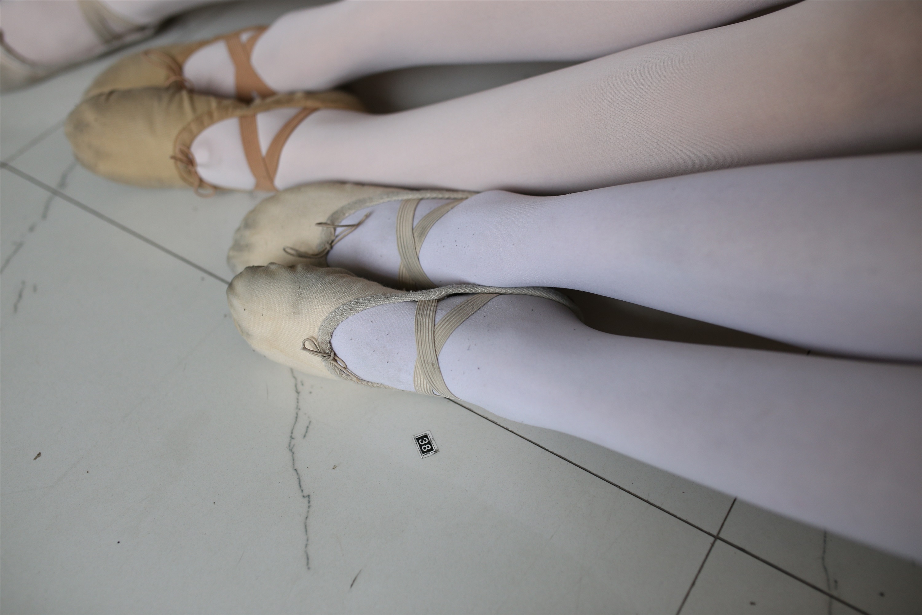 大西瓜美女图片 W016 舞蹈家6-红衣三姐妹220p1