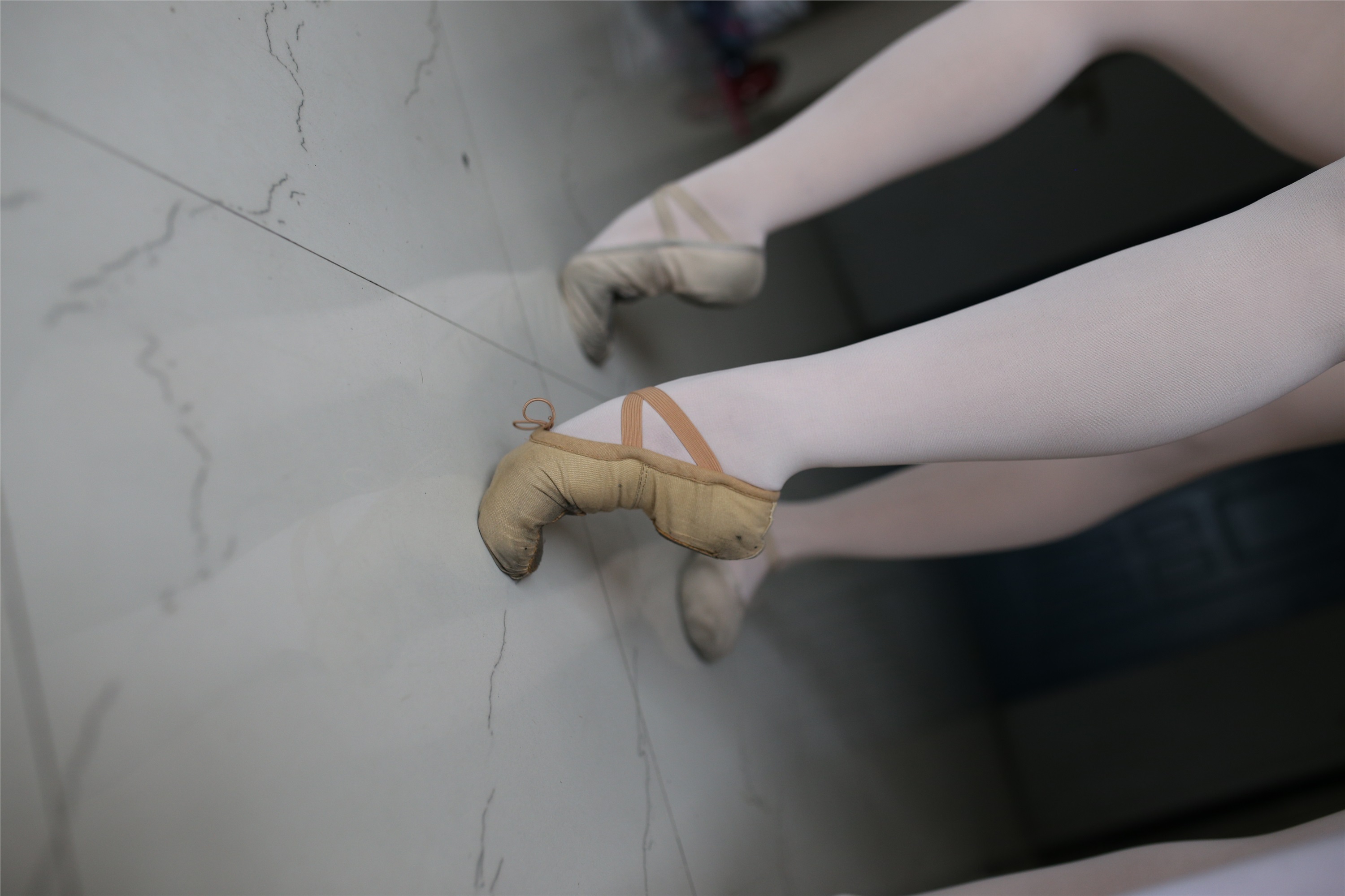 大西瓜美女图片 W016 舞蹈家6-红衣三姐妹220p1