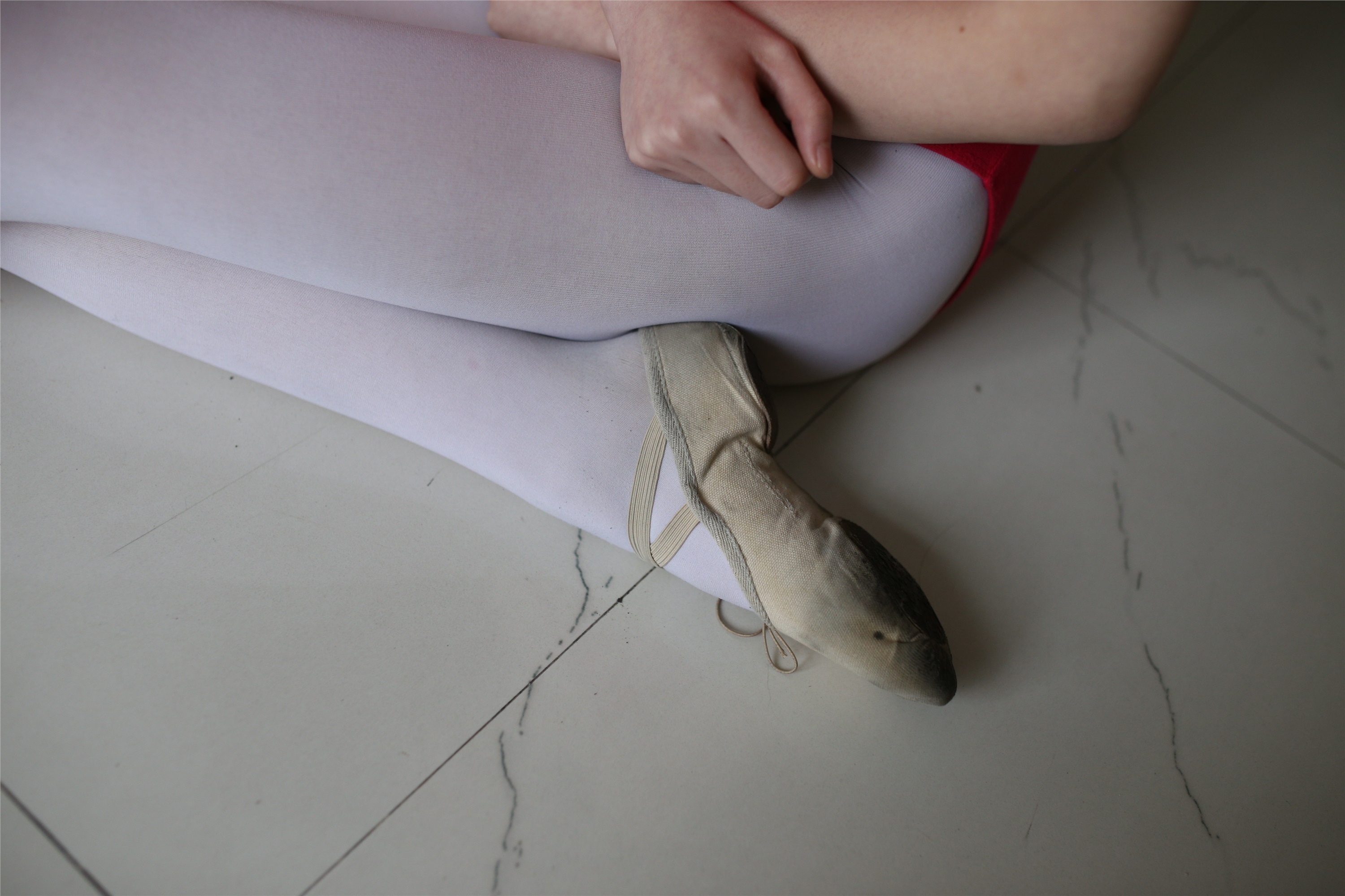 大西瓜美女图片 W016 舞蹈家6-红衣三姐妹220p1