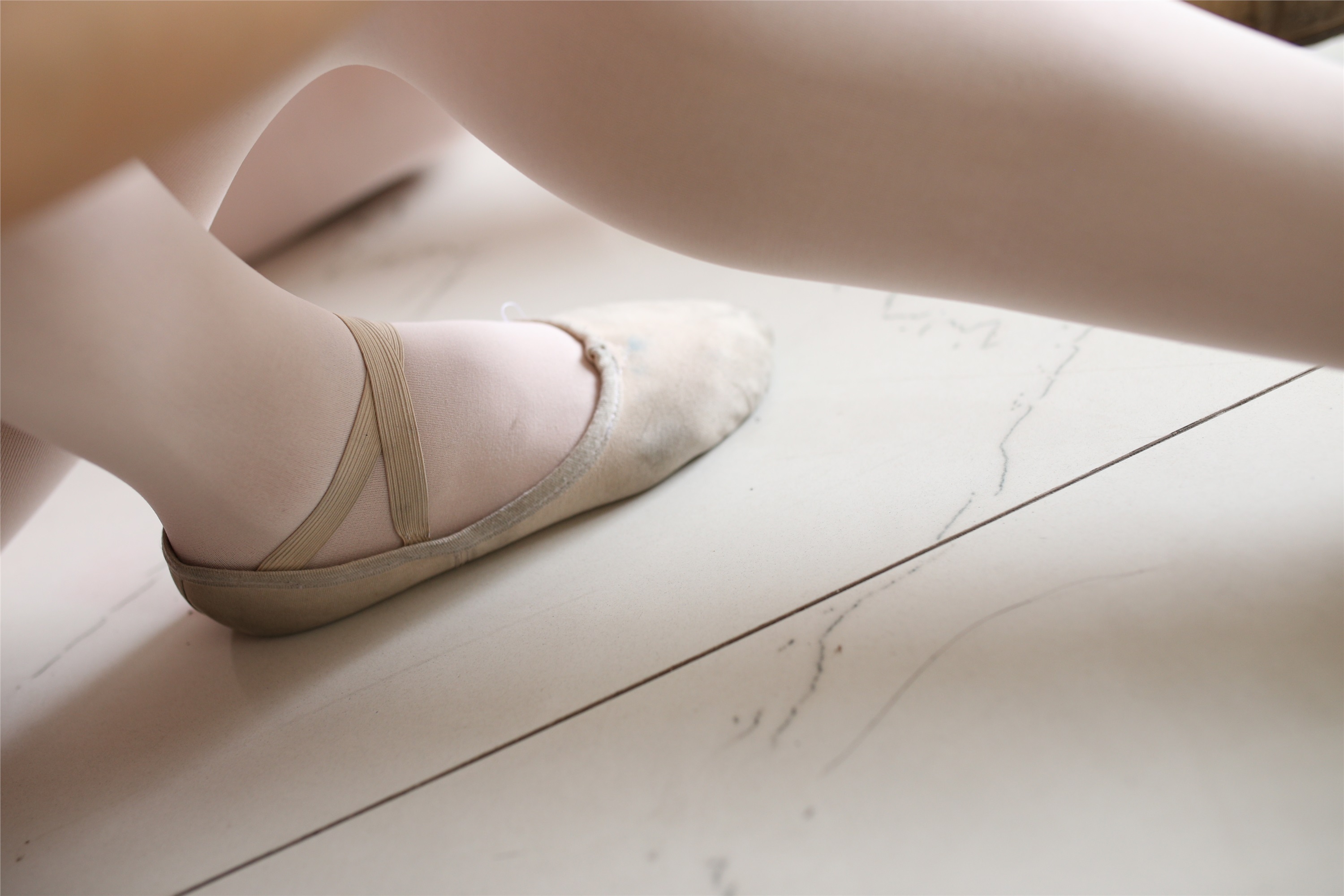 大西瓜美女图片 W016 舞蹈家6-红衣三姐妹220p1