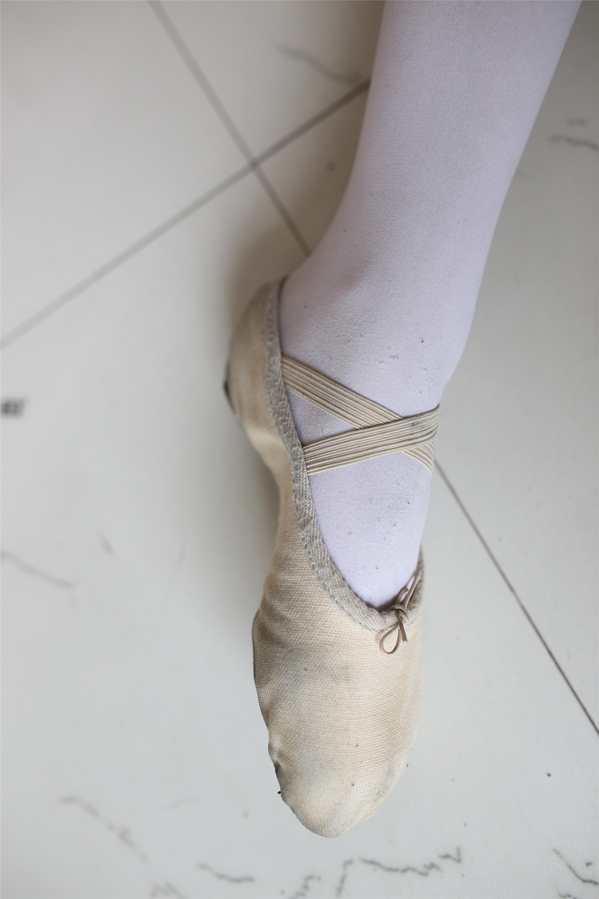 大西瓜美女图片 W016 舞蹈家6-红衣三姐妹220p1