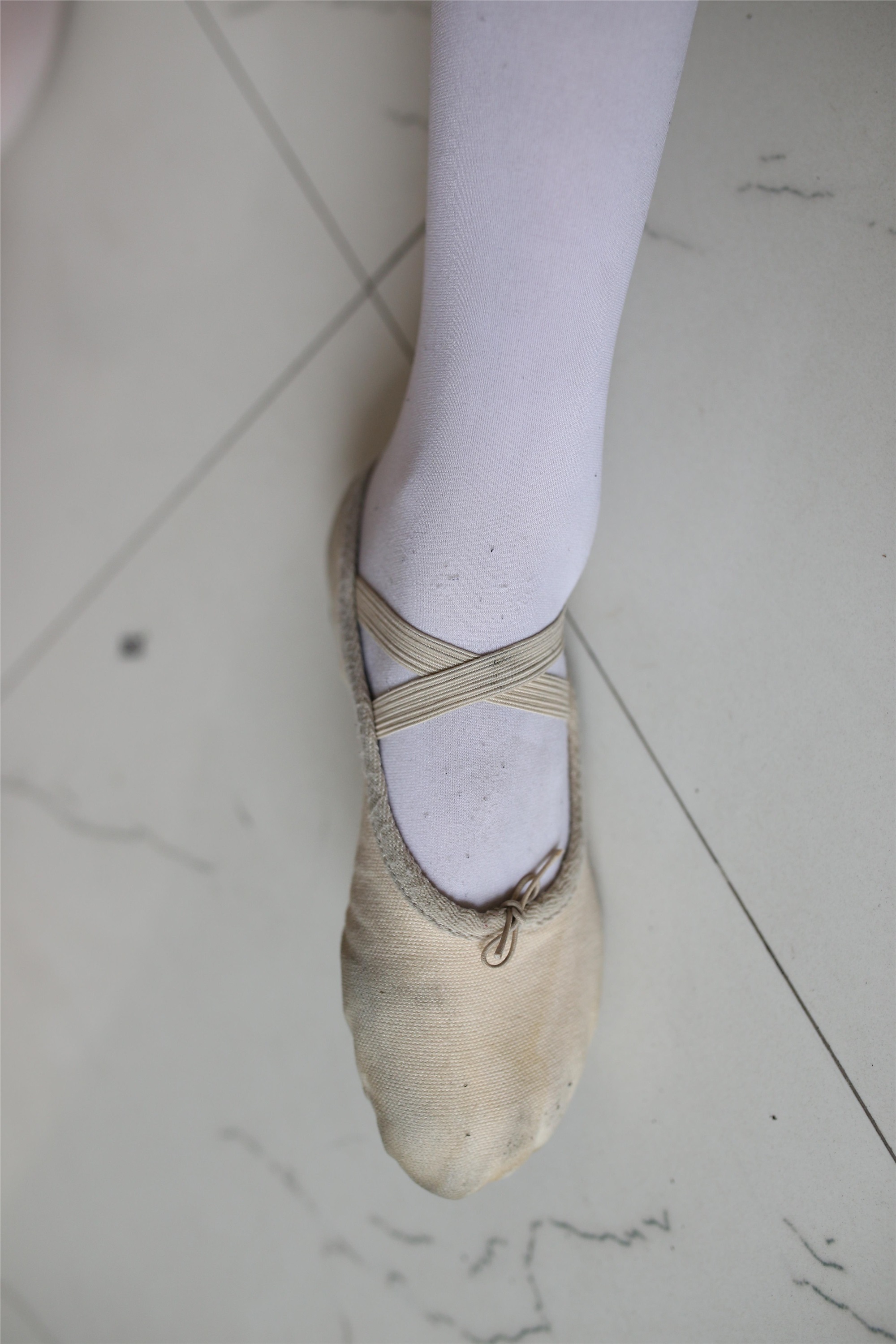 大西瓜美女图片 W016 舞蹈家6-红衣三姐妹220p1