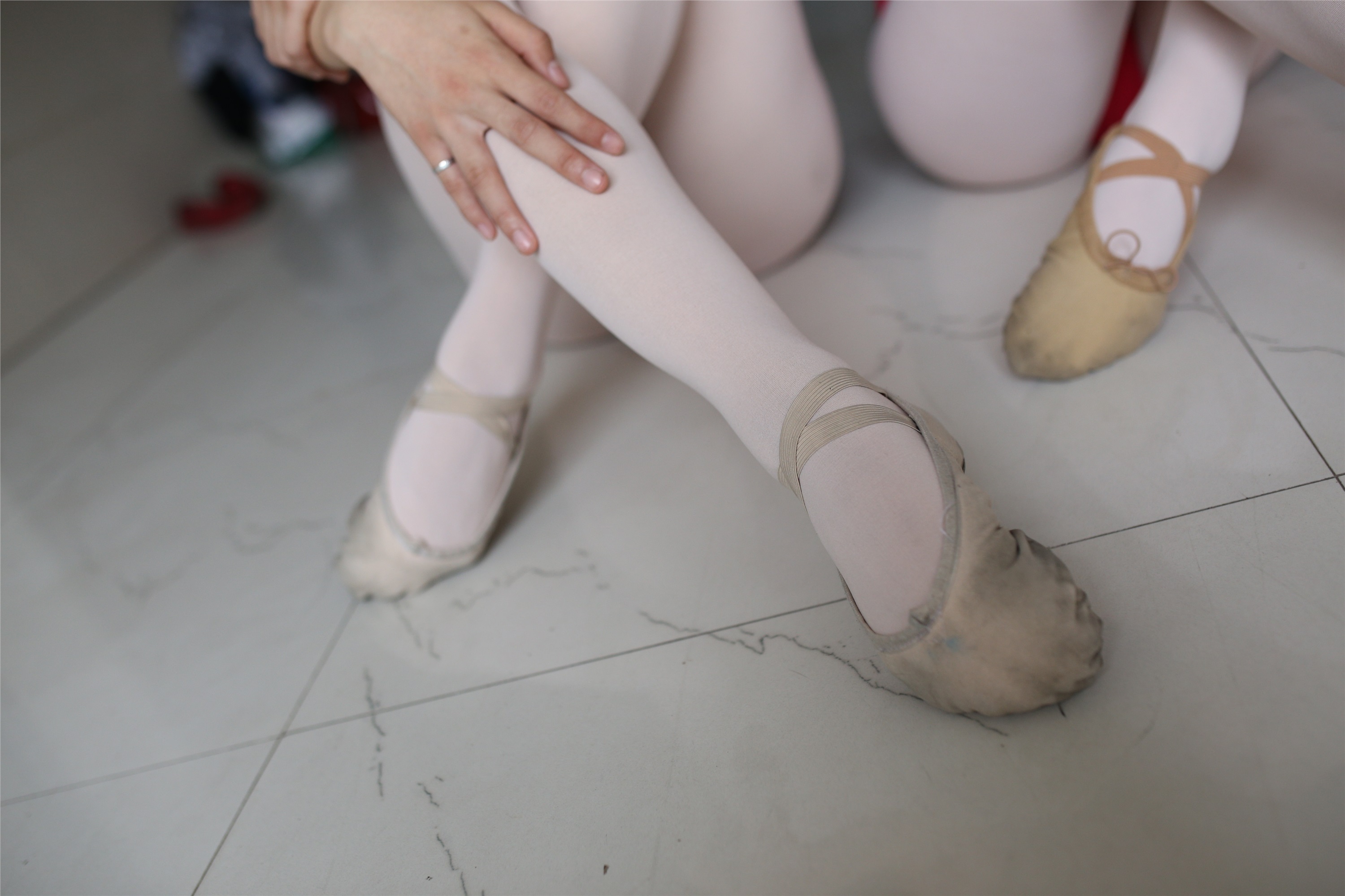 大西瓜美女图片 W016 舞蹈家6-红衣三姐妹220p1