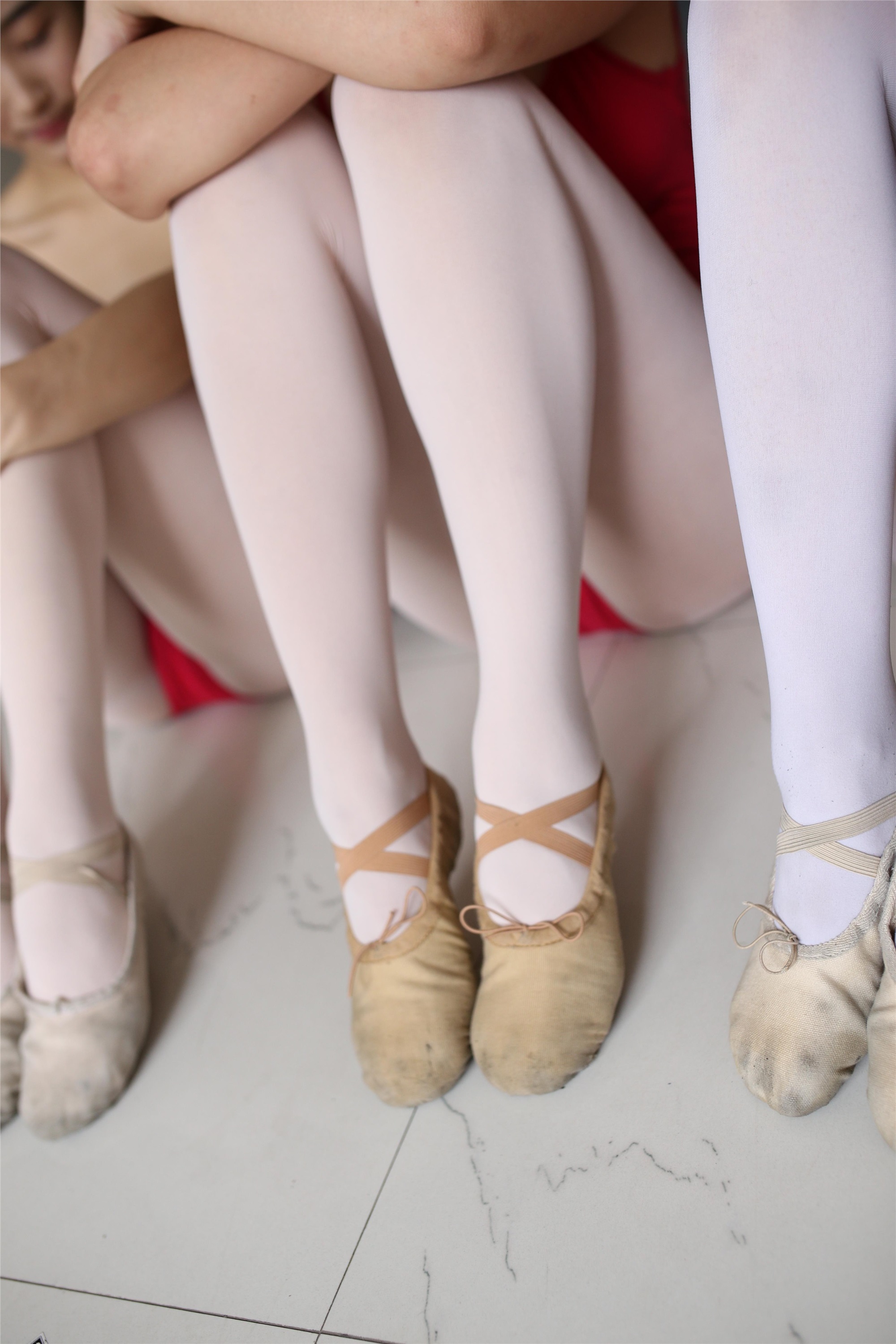 大西瓜美女图片 W016 舞蹈家6-红衣三姐妹220p1