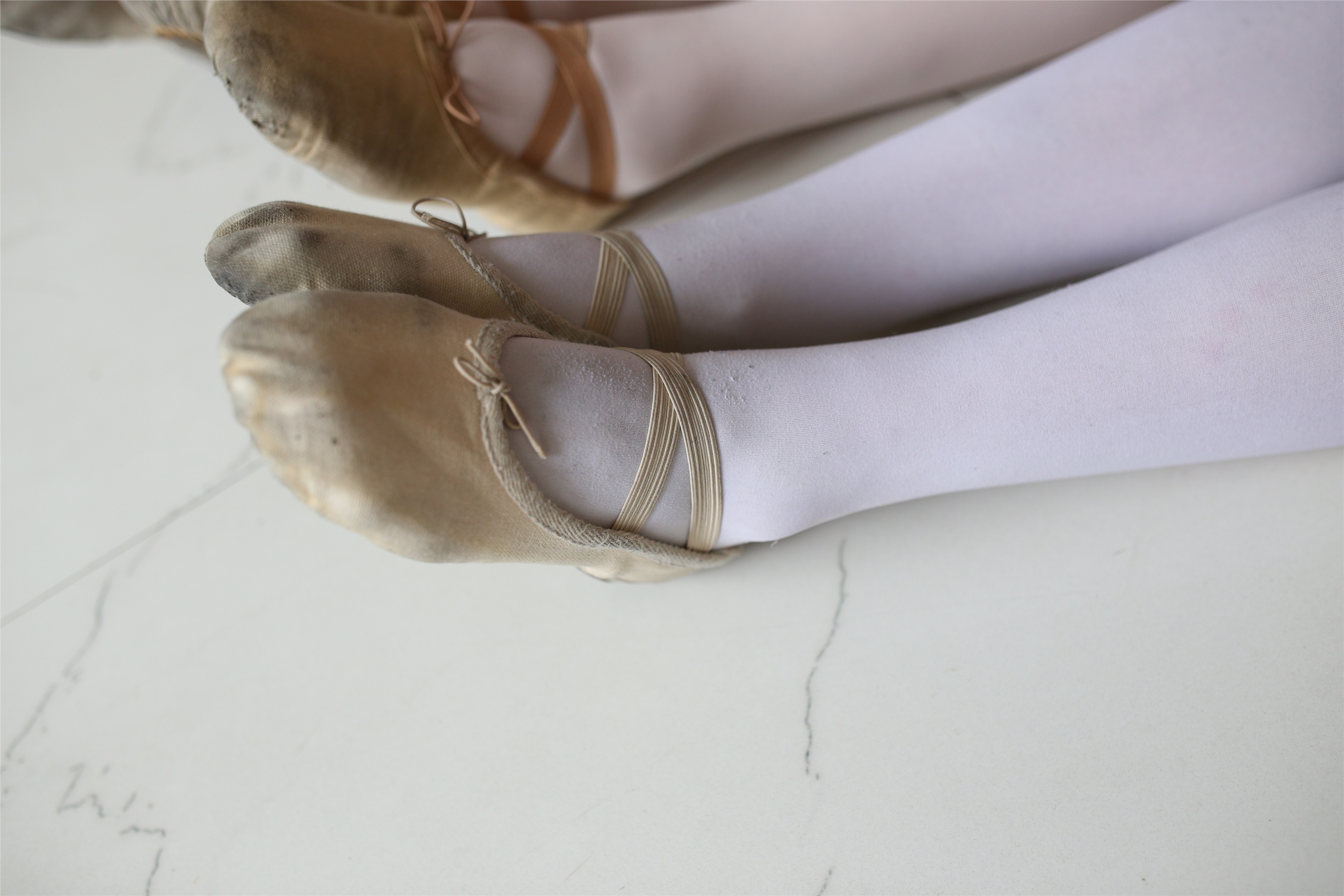 大西瓜美女图片 W016 舞蹈家6-红衣三姐妹220p1