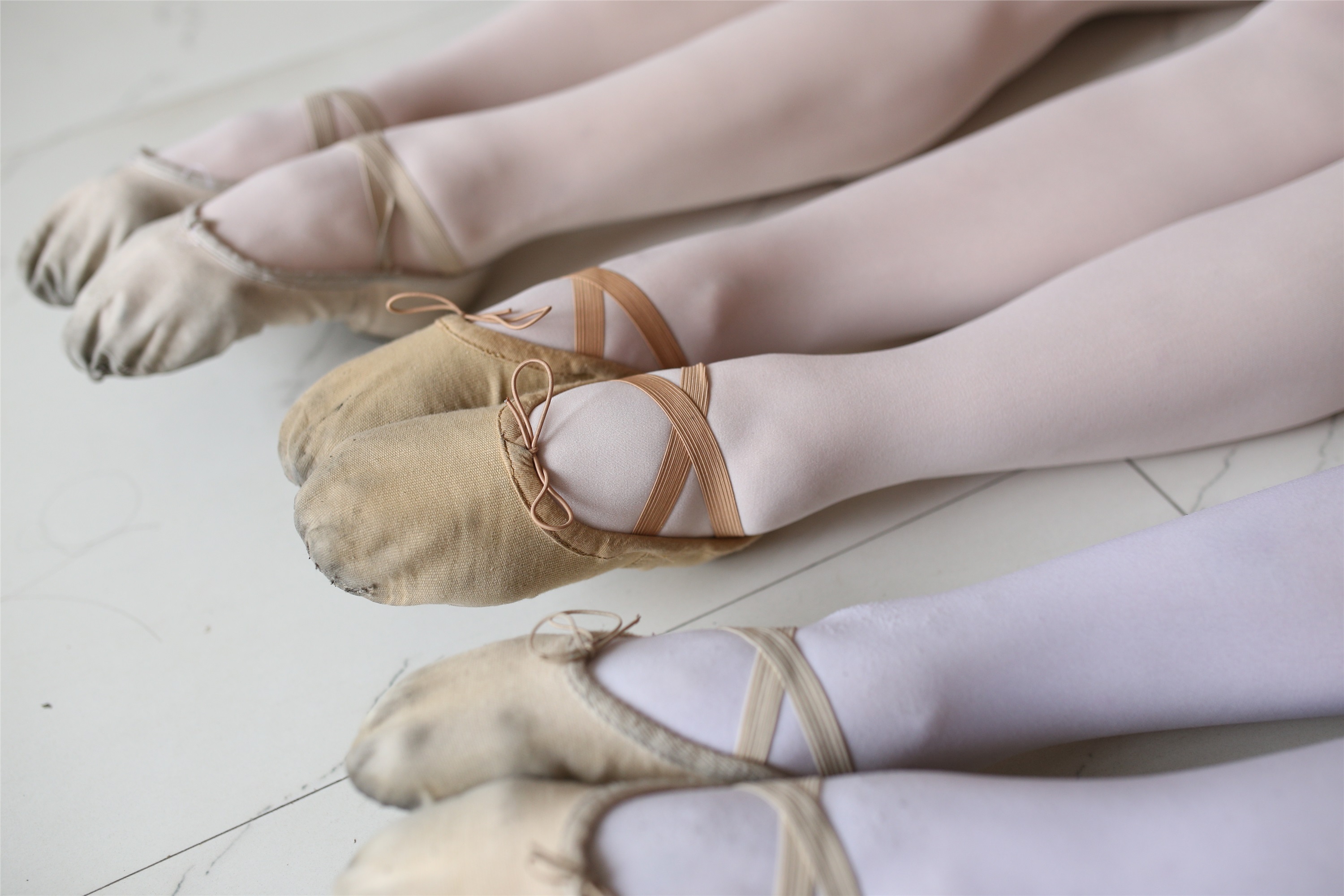 大西瓜美女图片 W016 舞蹈家6-红衣三姐妹220p1