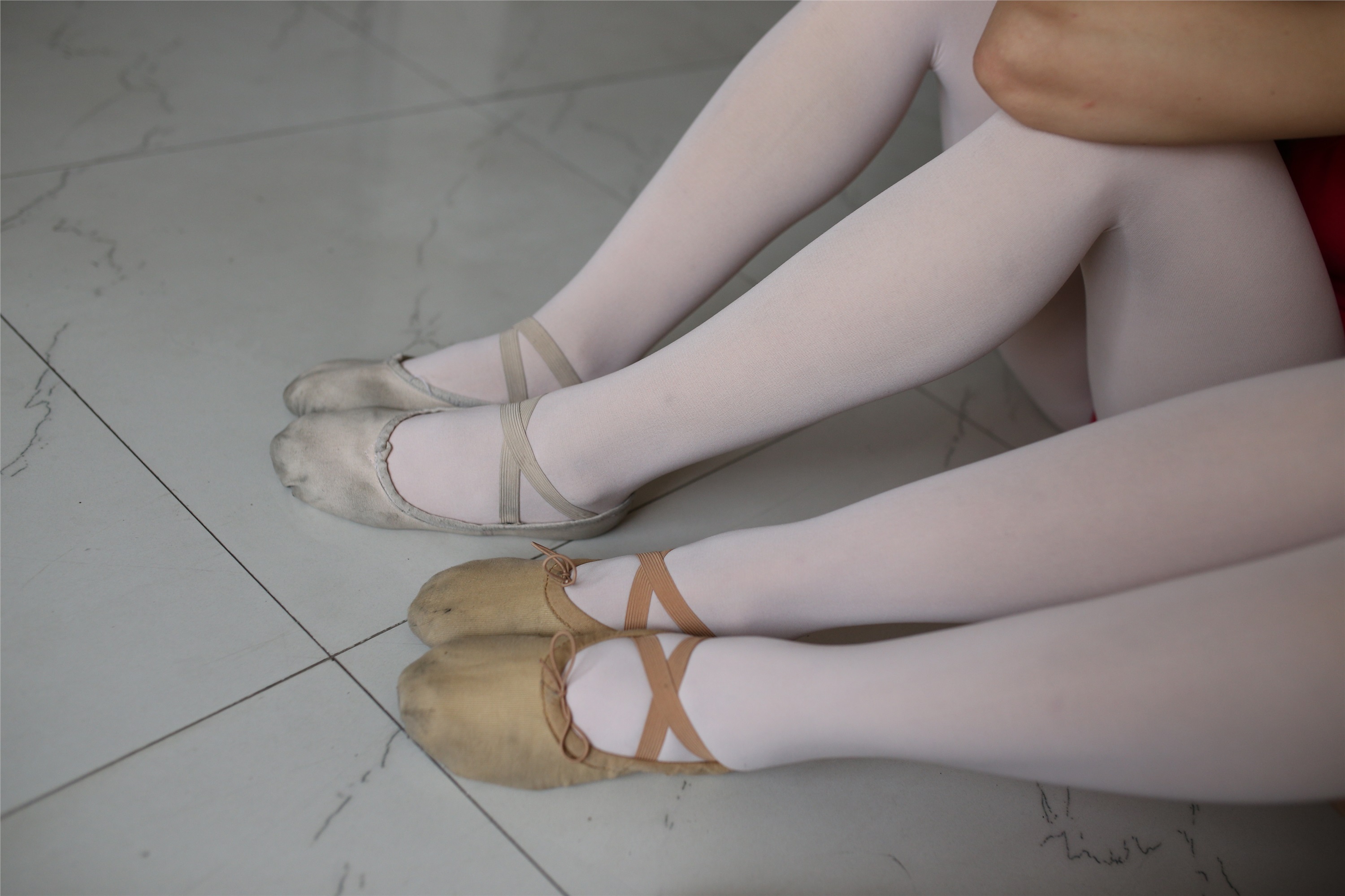 大西瓜美女图片 W016 舞蹈家6-红衣三姐妹220p2