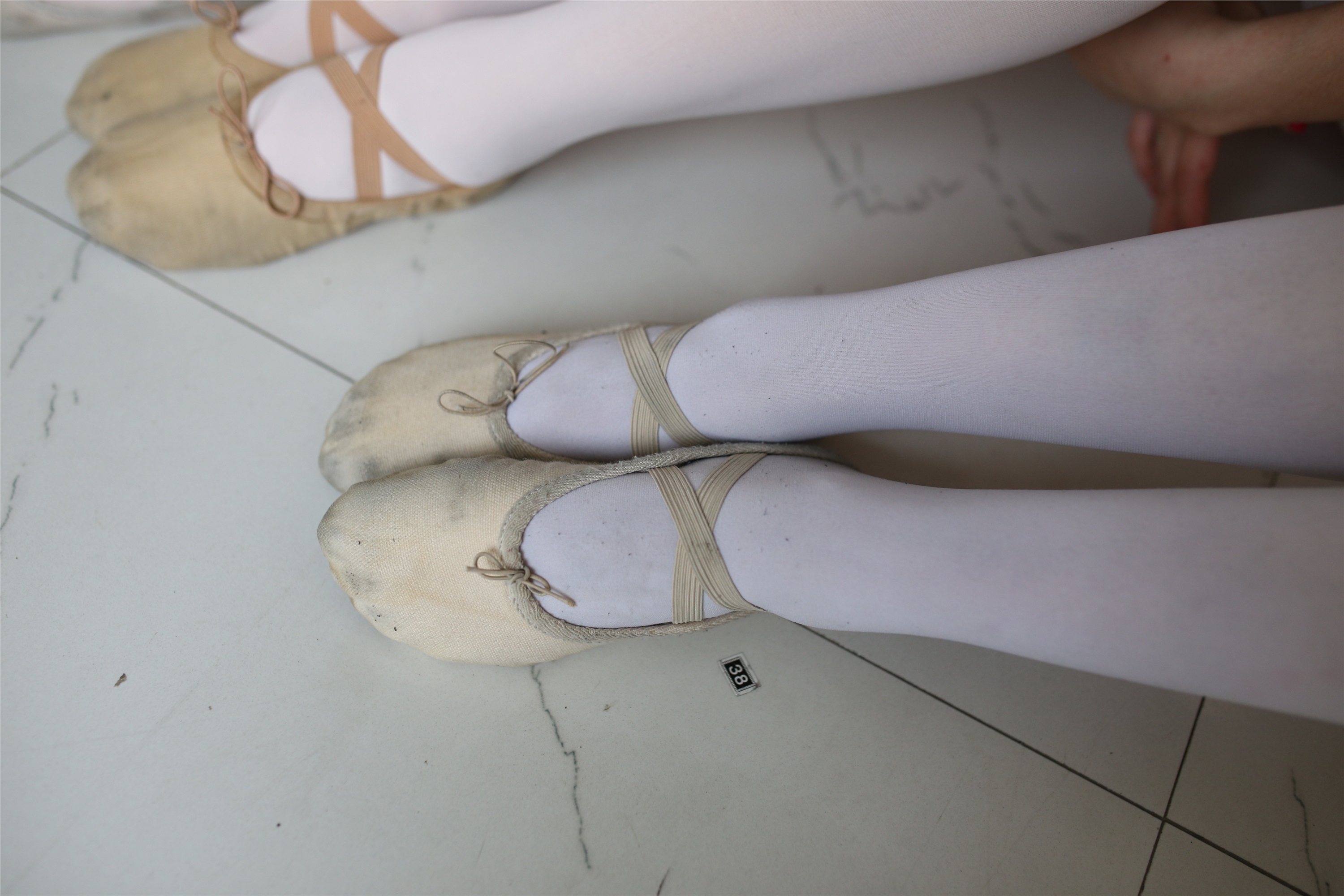 大西瓜美女图片 W016 舞蹈家6-红衣三姐妹220p2