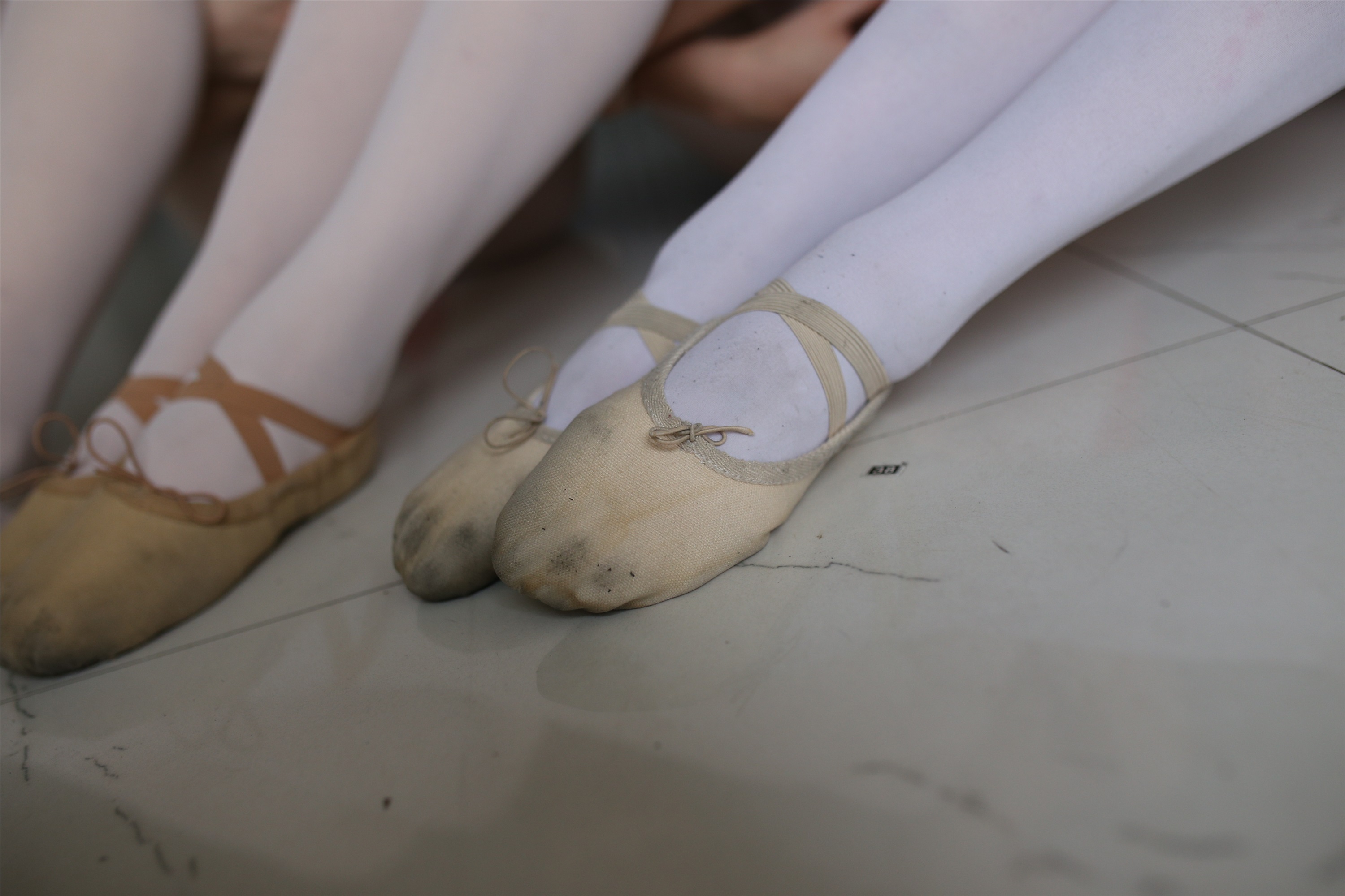 大西瓜美女图片 W016 舞蹈家6-红衣三姐妹220p2