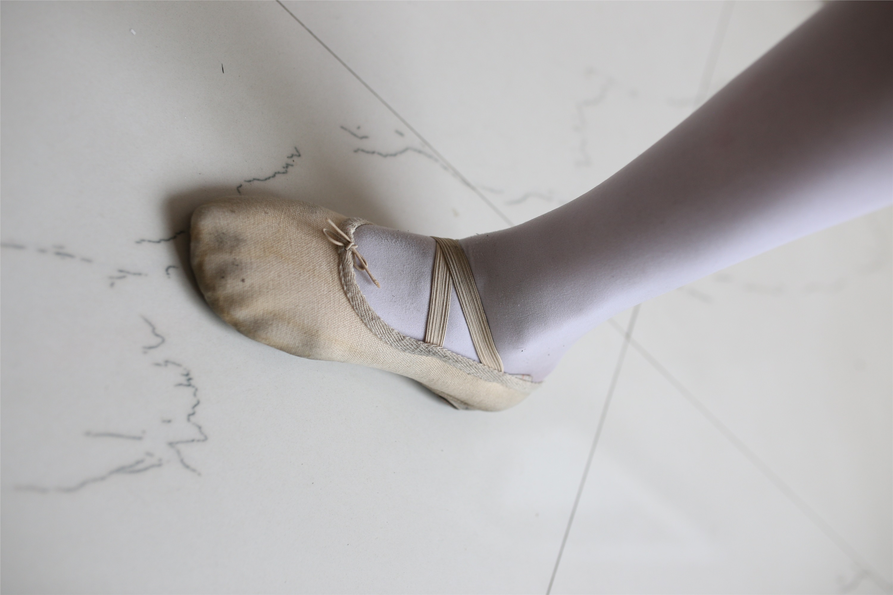 大西瓜美女图片 W016 舞蹈家6-红衣三姐妹220p2