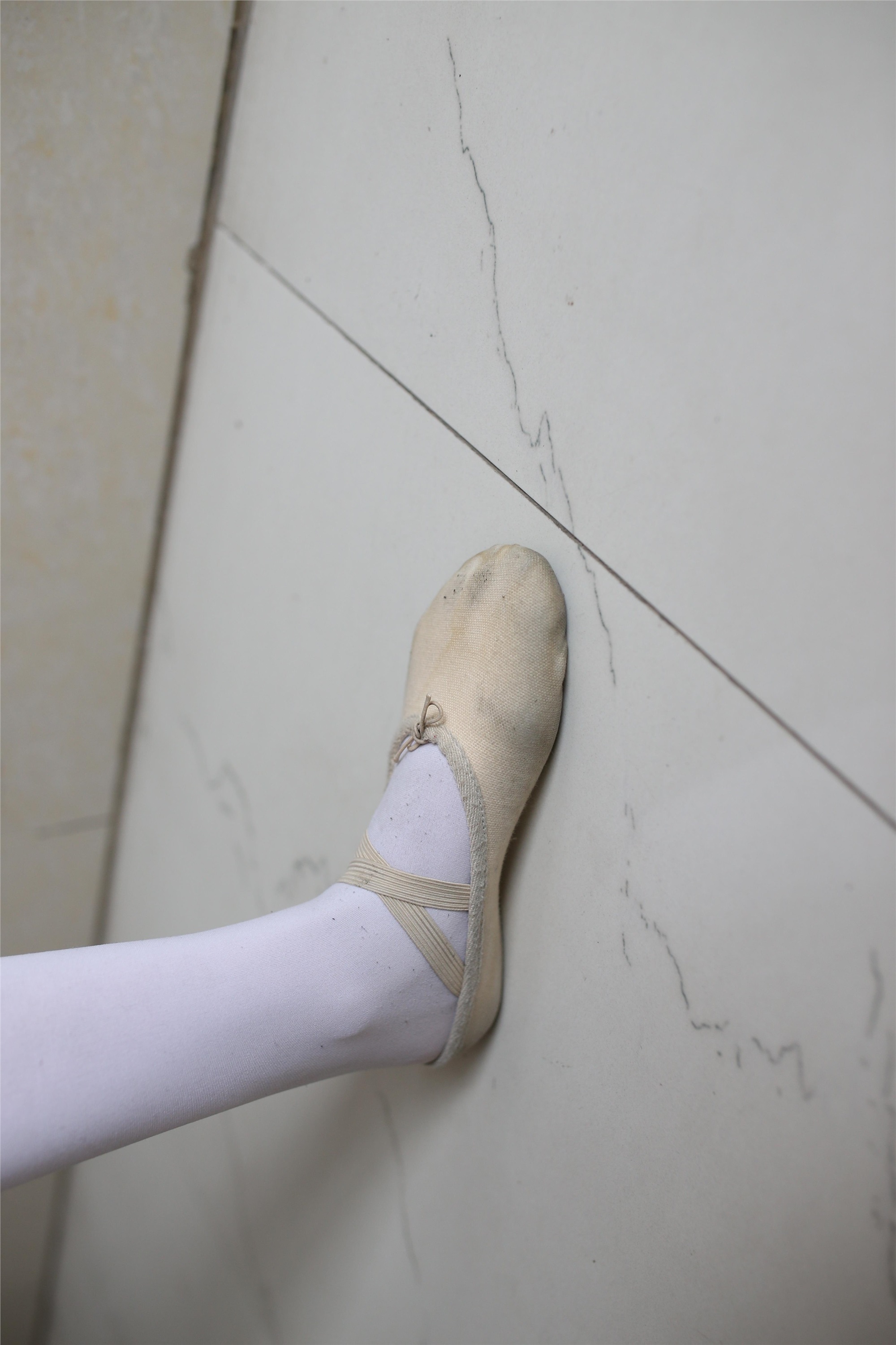 大西瓜美女图片 W016 舞蹈家6-红衣三姐妹220p2