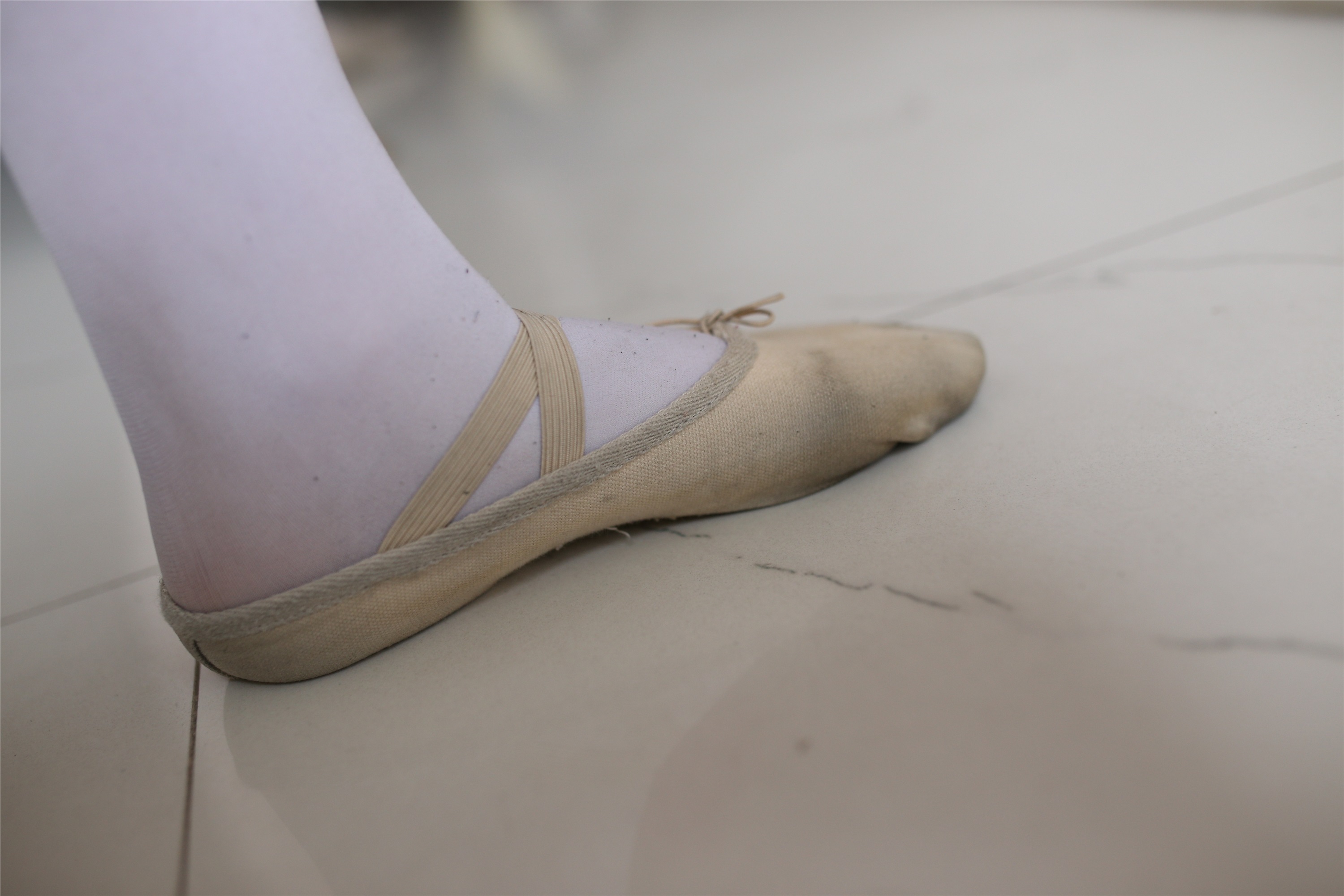 大西瓜美女图片 W016 舞蹈家6-红衣三姐妹220p2