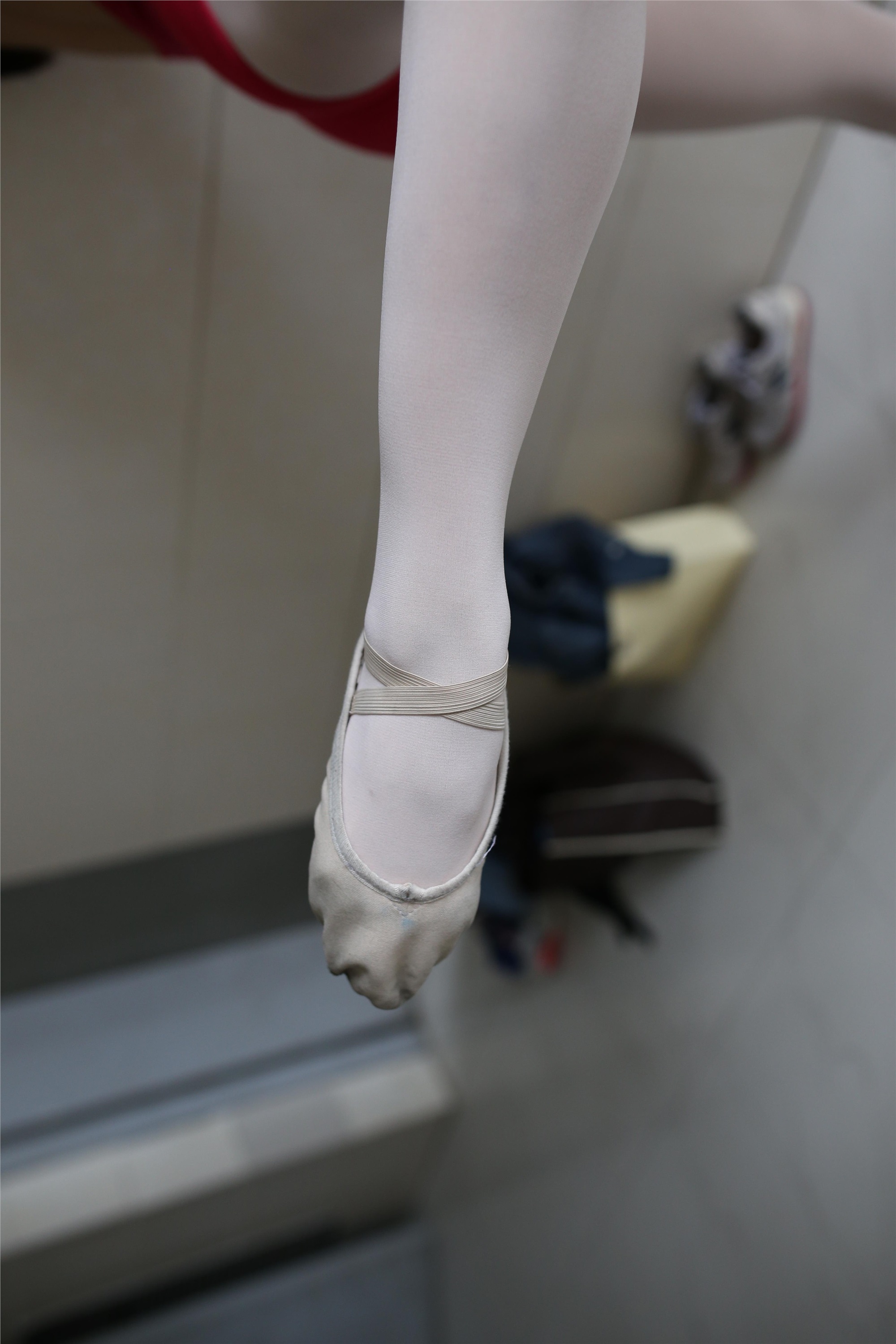 大西瓜美女图片 W016 舞蹈家6-红衣三姐妹220p2