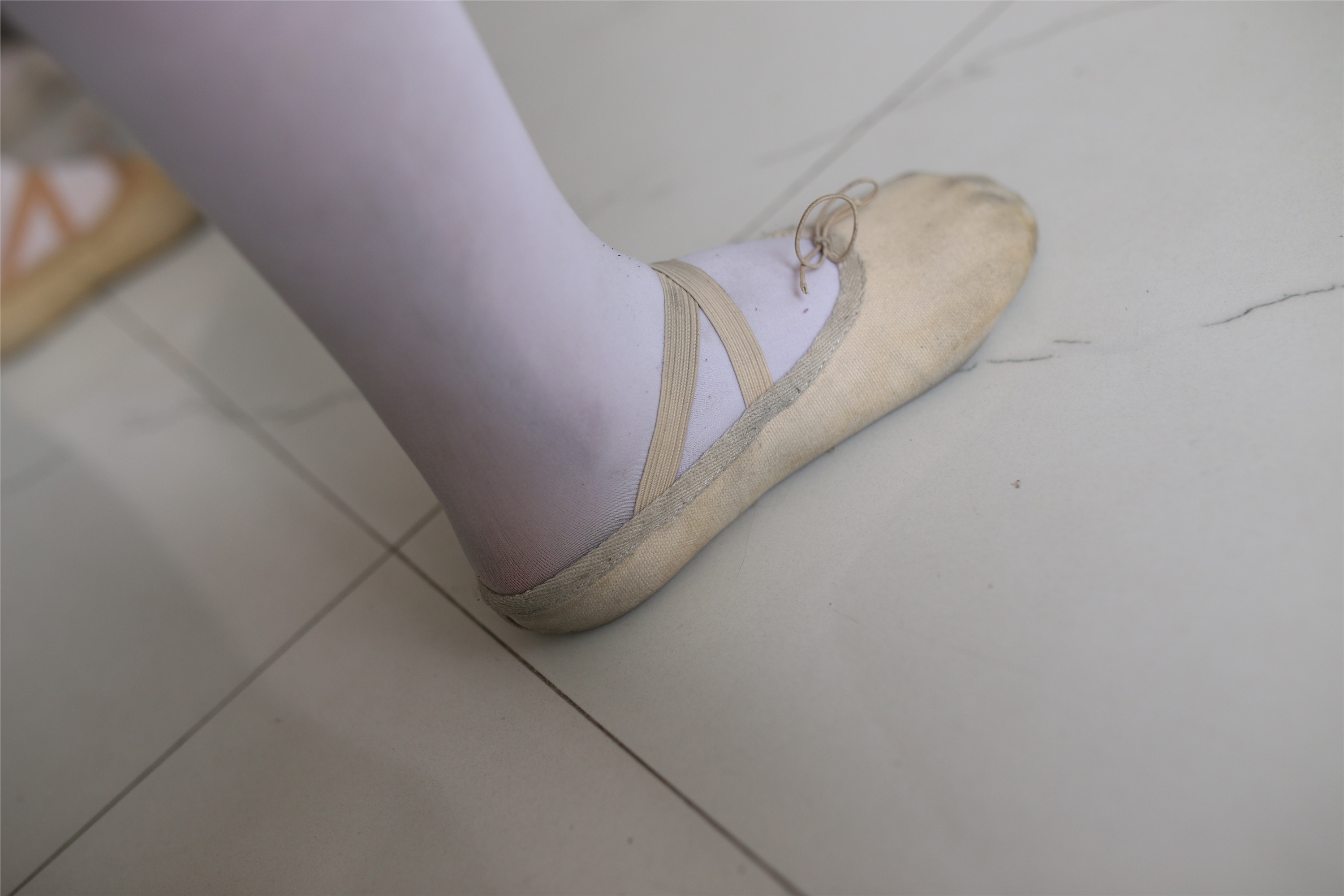 大西瓜美女图片 W016 舞蹈家6-红衣三姐妹220p2