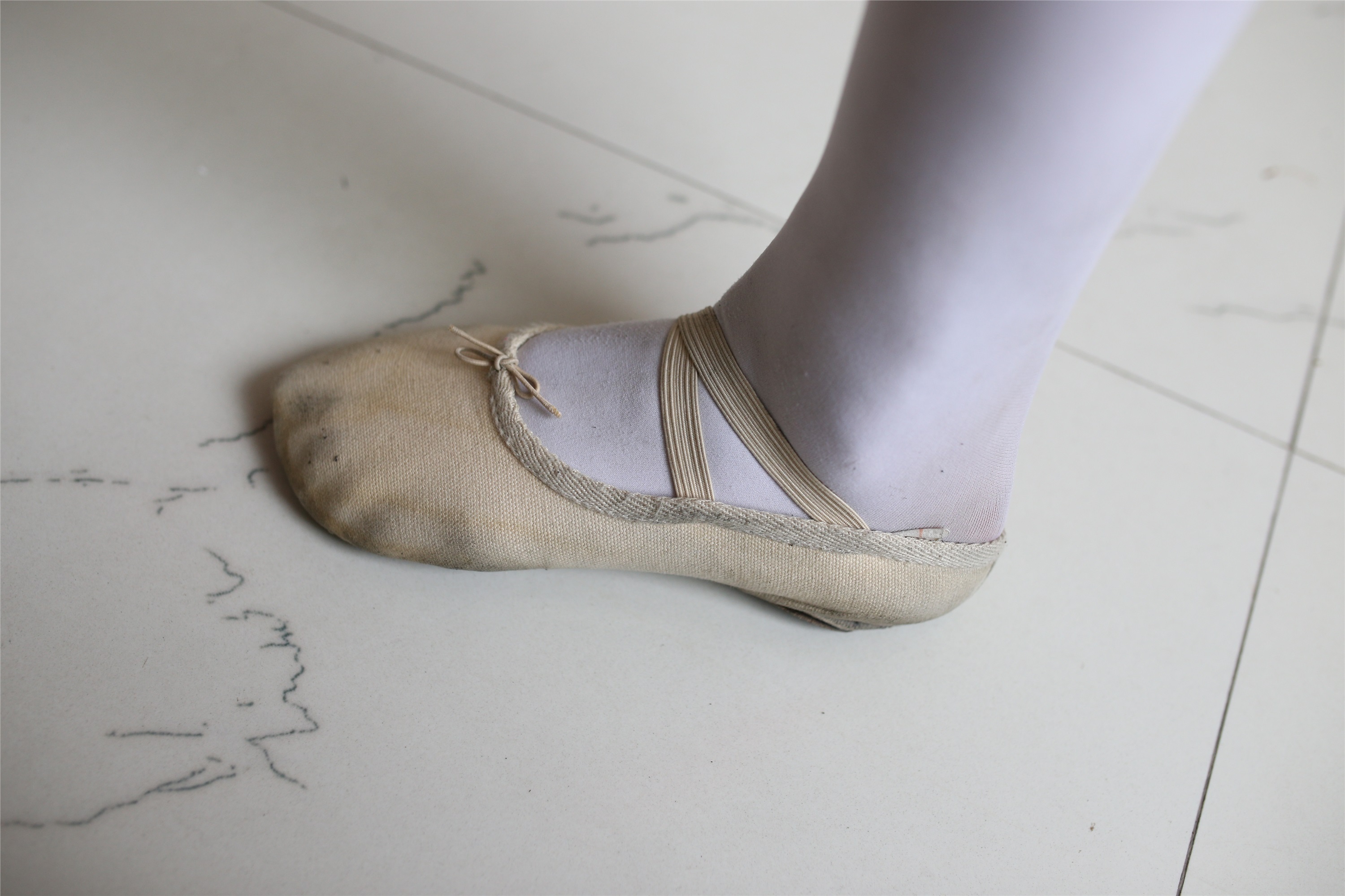 大西瓜美女图片 W016 舞蹈家6-红衣三姐妹220p2