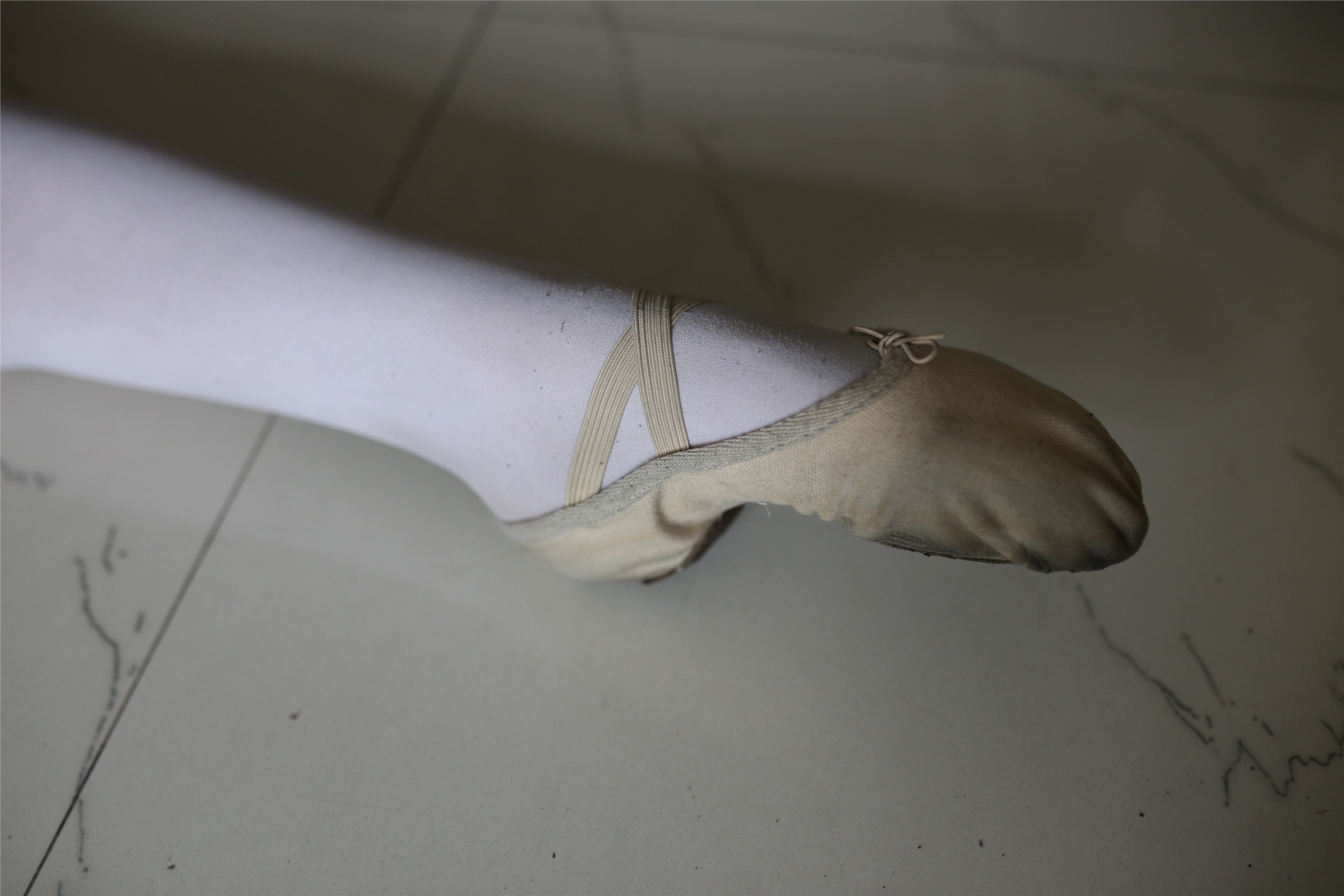 大西瓜美女图片 W016 舞蹈家6-红衣三姐妹220p2