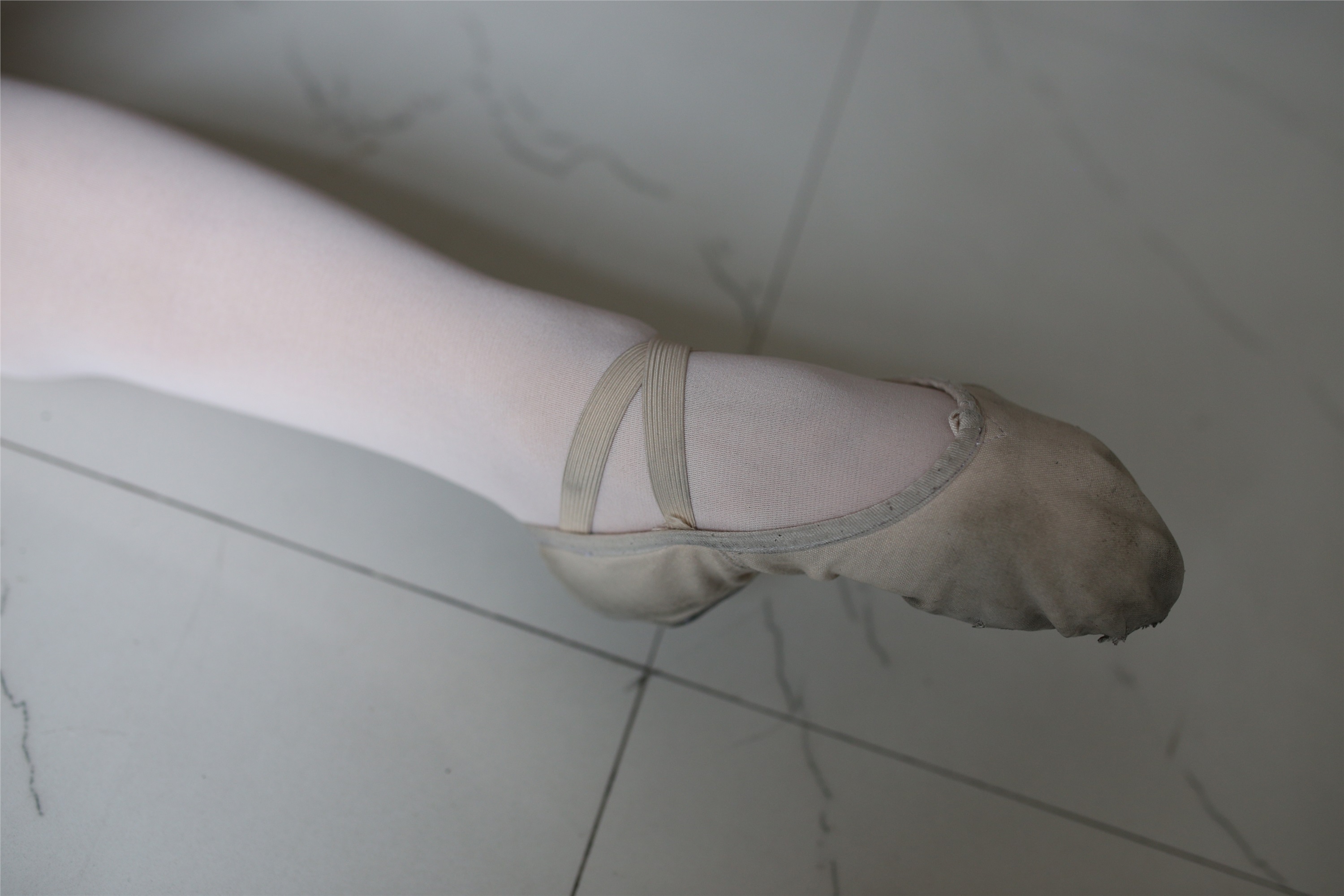 大西瓜美女图片 W016 舞蹈家6-红衣三姐妹220p2