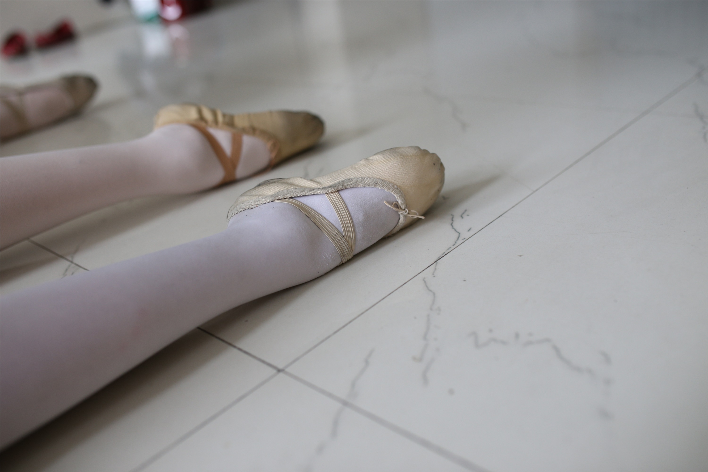 大西瓜美女图片 W016 舞蹈家6-红衣三姐妹220p2