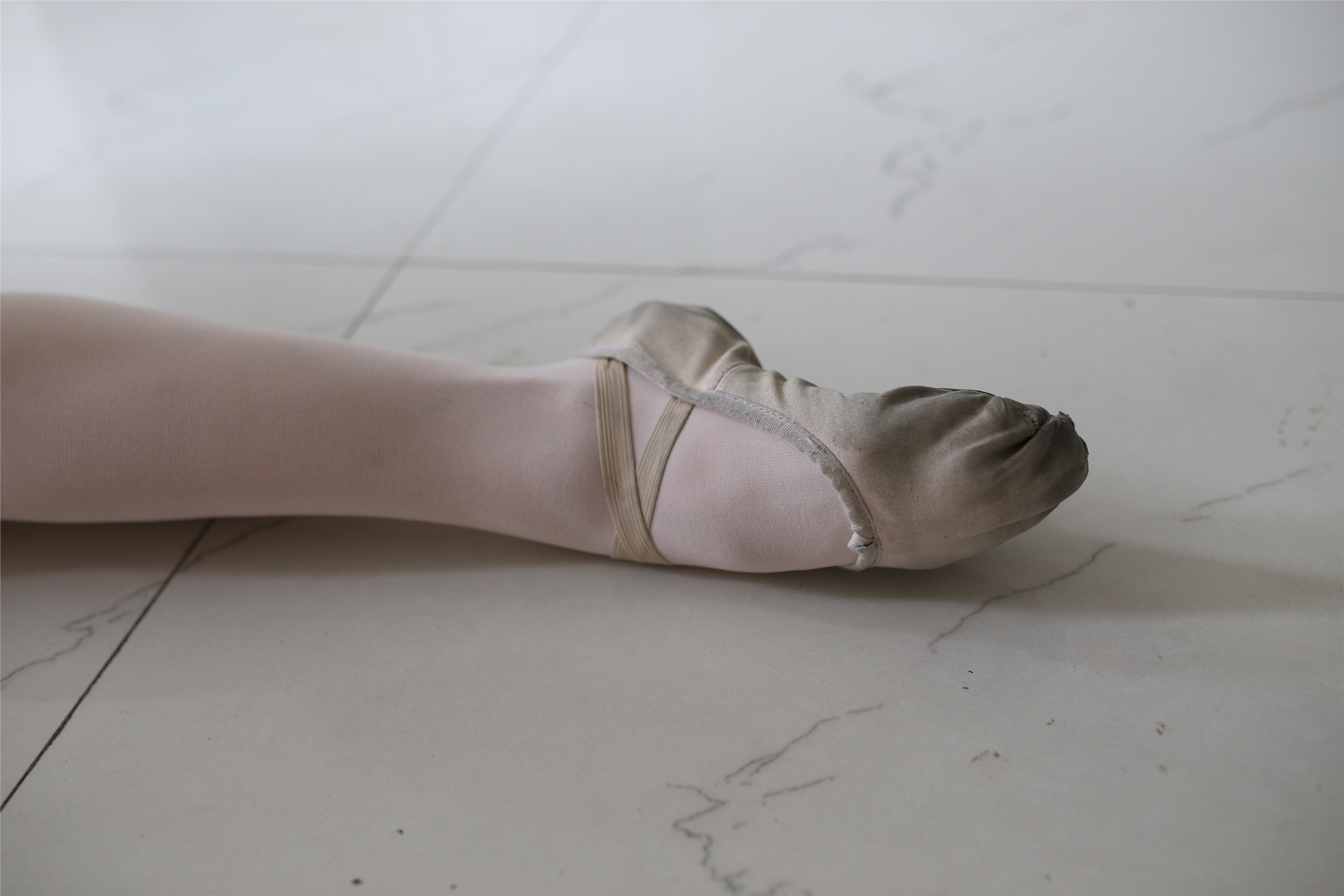 大西瓜美女图片 W016 舞蹈家6-红衣三姐妹220p2